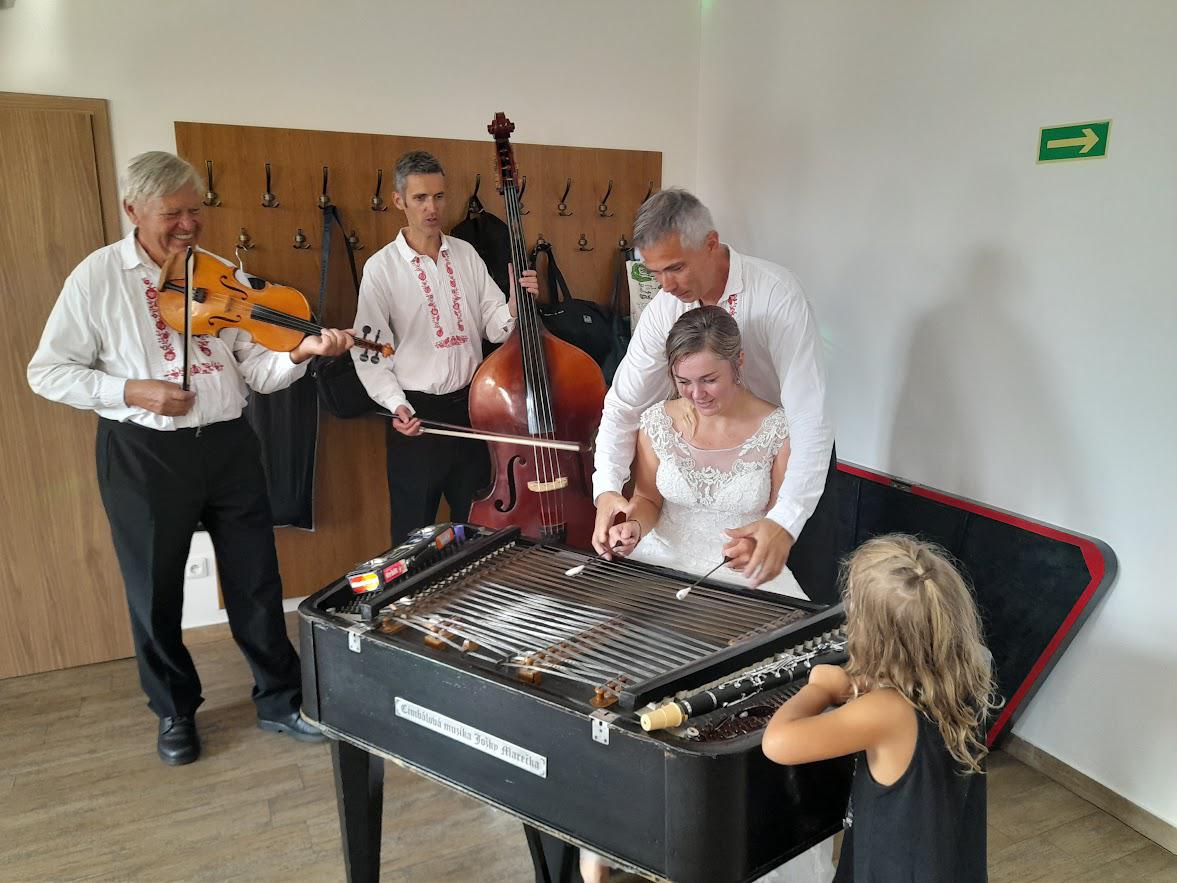 Cimbálová muzika Josefa Marečka foto 5
