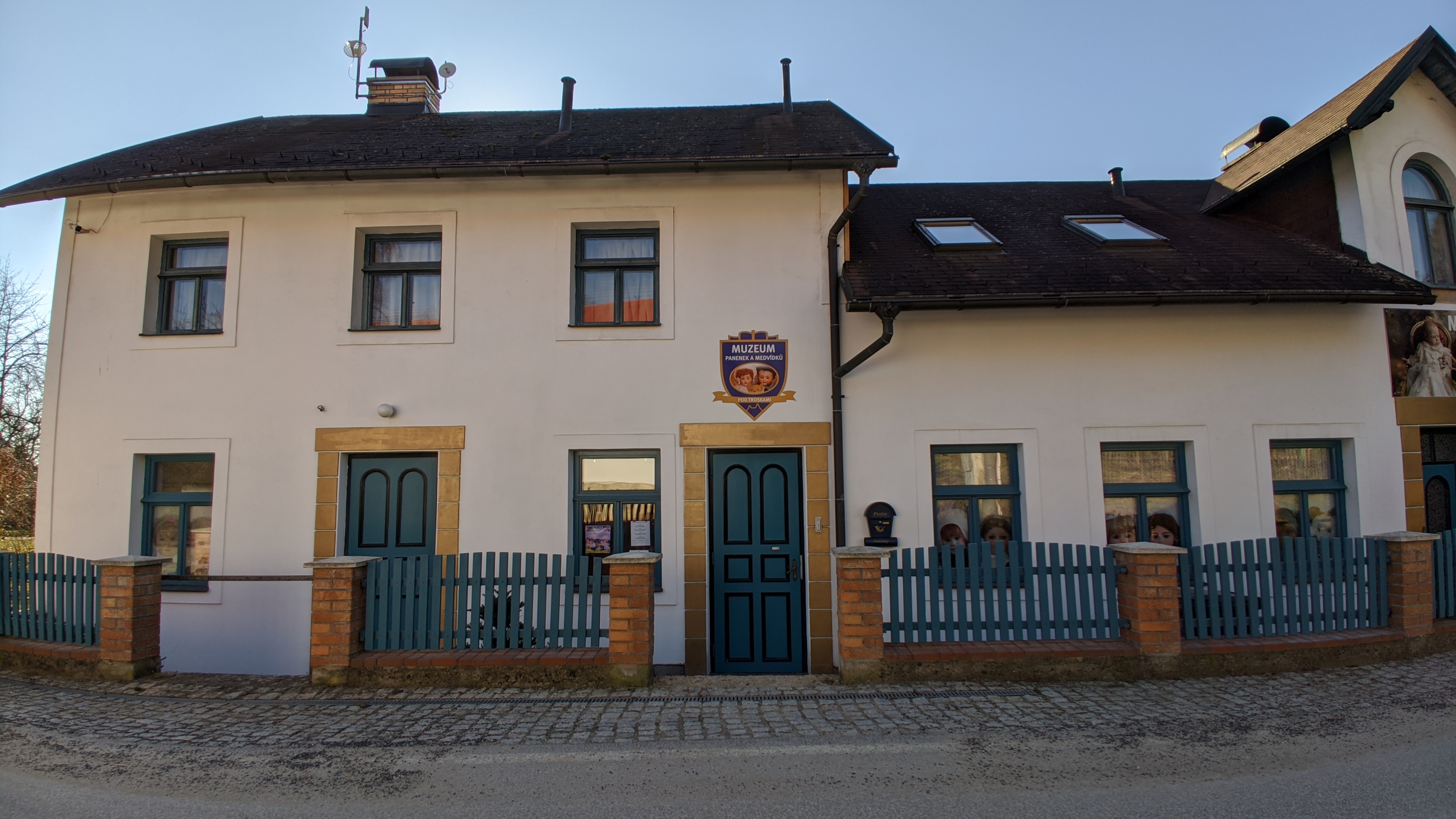 Muzeum panenek a medvídků pod Troskami foto 6