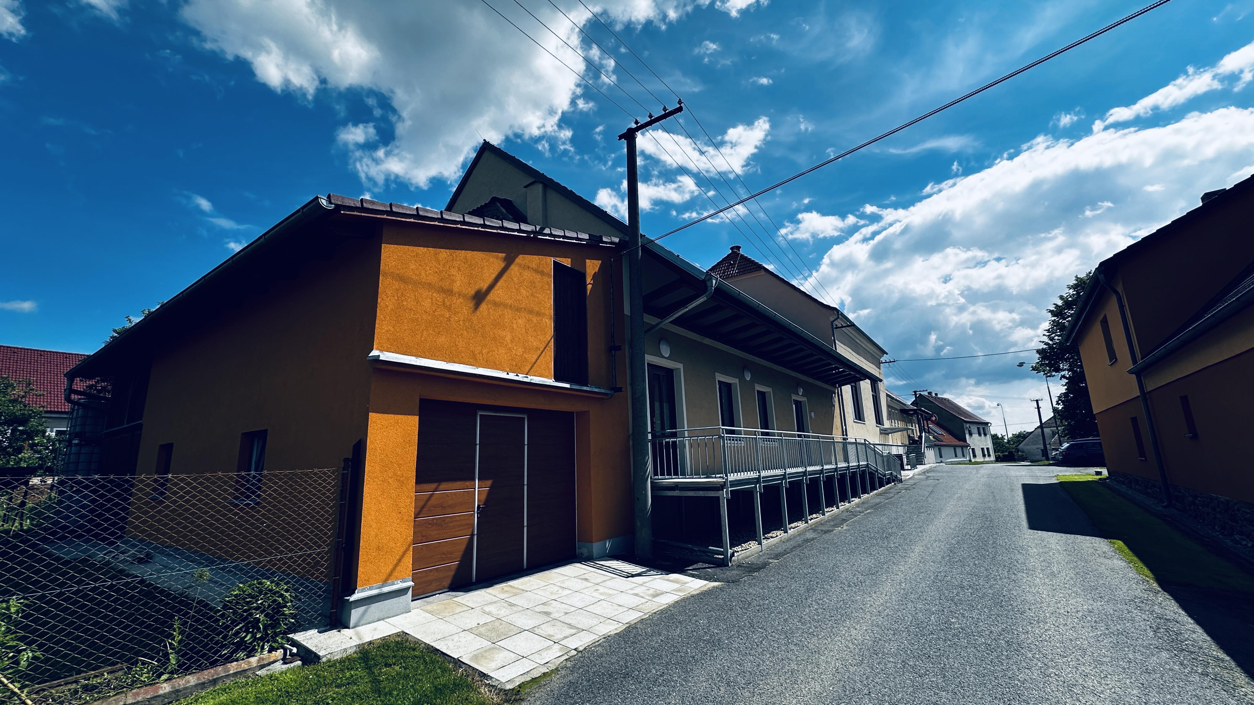 Místní knihovna Třebomyslice foto 4