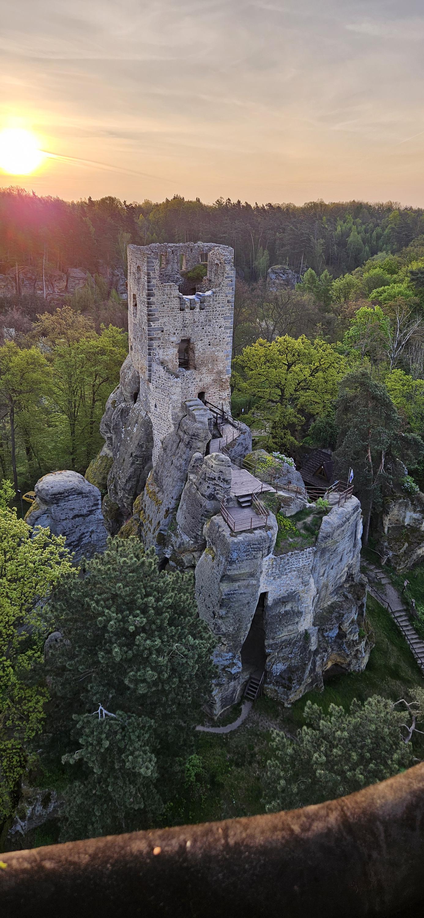 Zřícenina hradu Valečov foto 5
