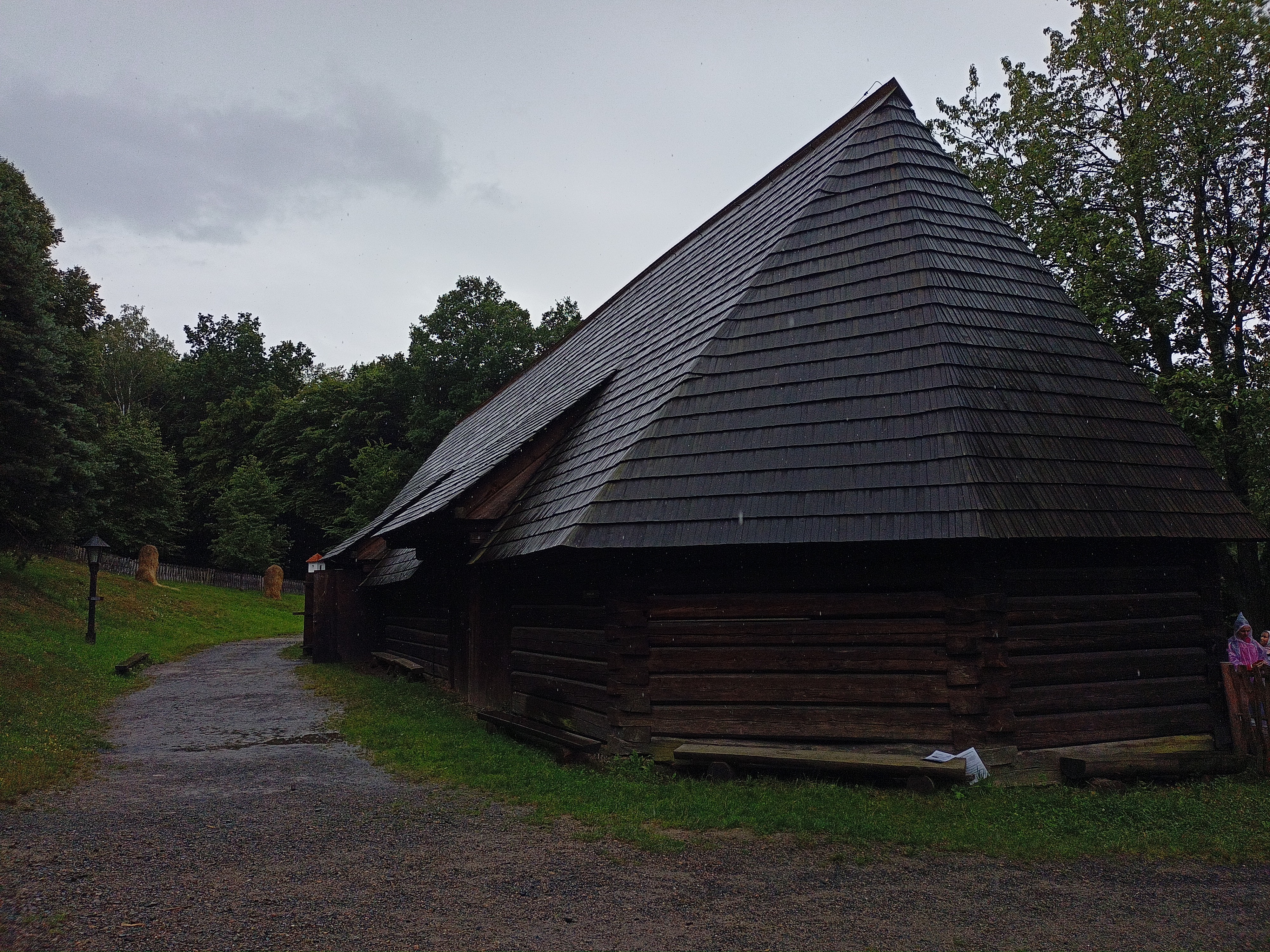 Šestiboká fojtská stodola z Hodslavic - Občerstvení foto 4