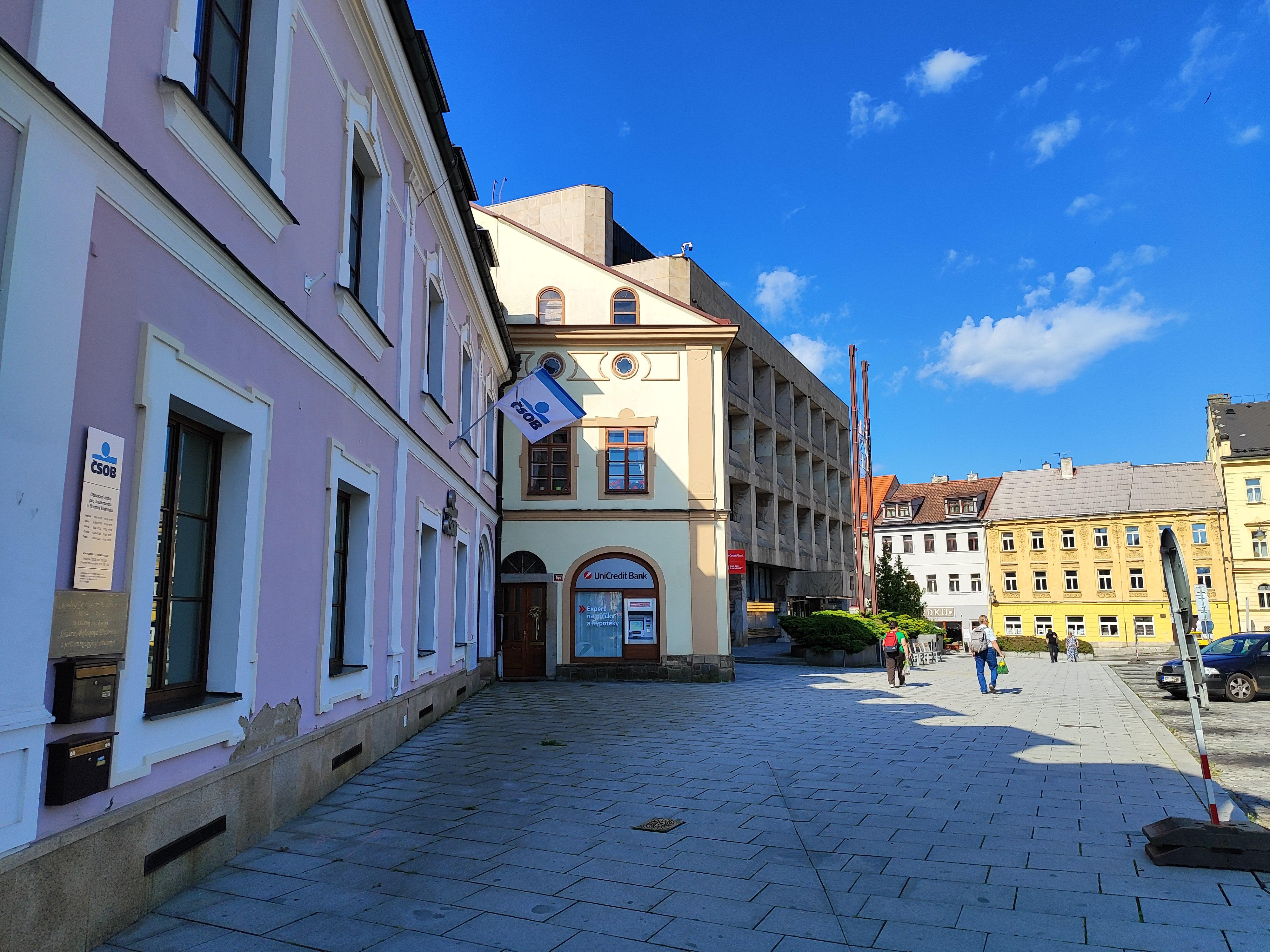 Bankomat UniCredit Bank Czech Republic foto 2