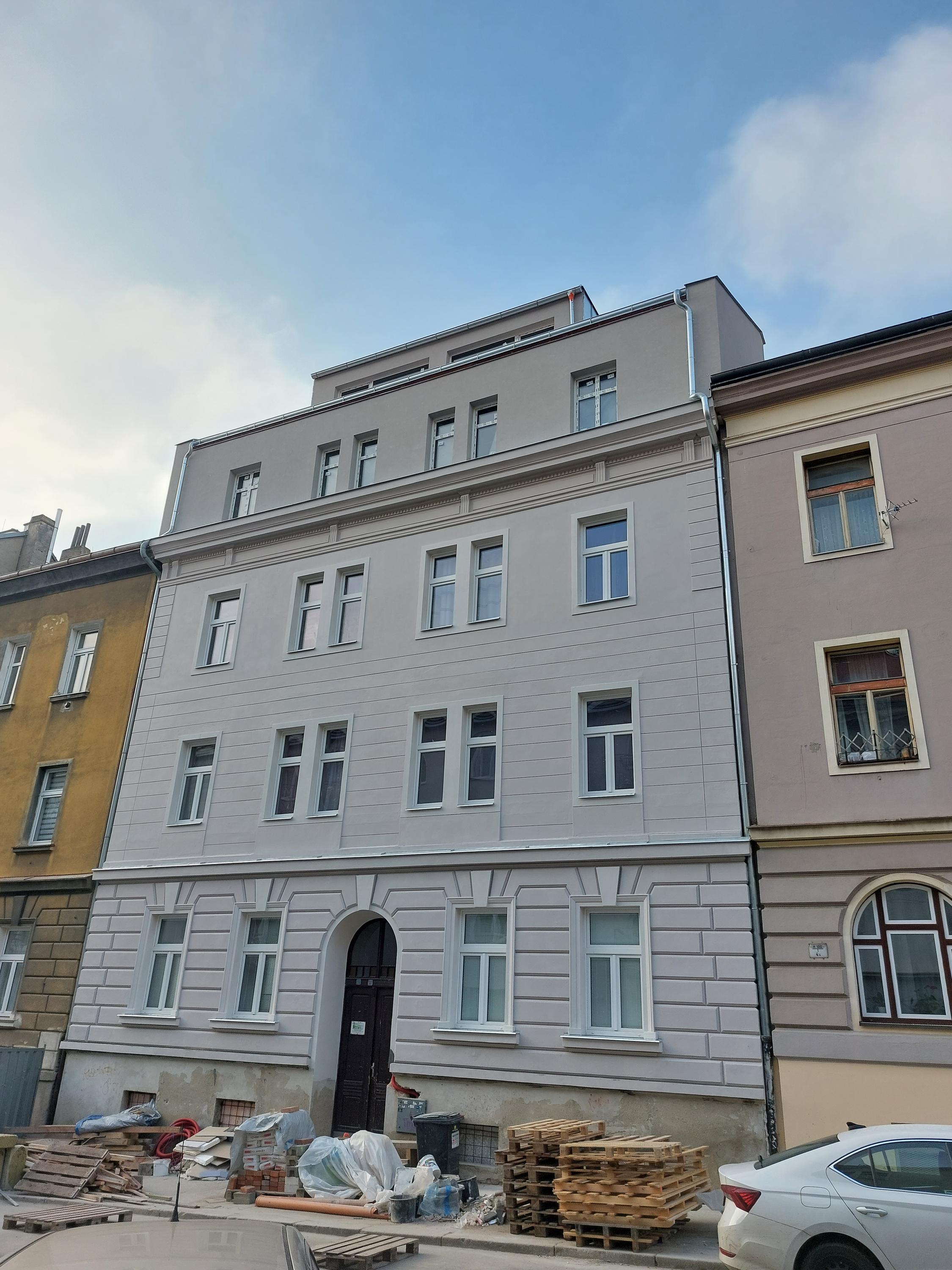 AMADENIS - stavební firma foto 2