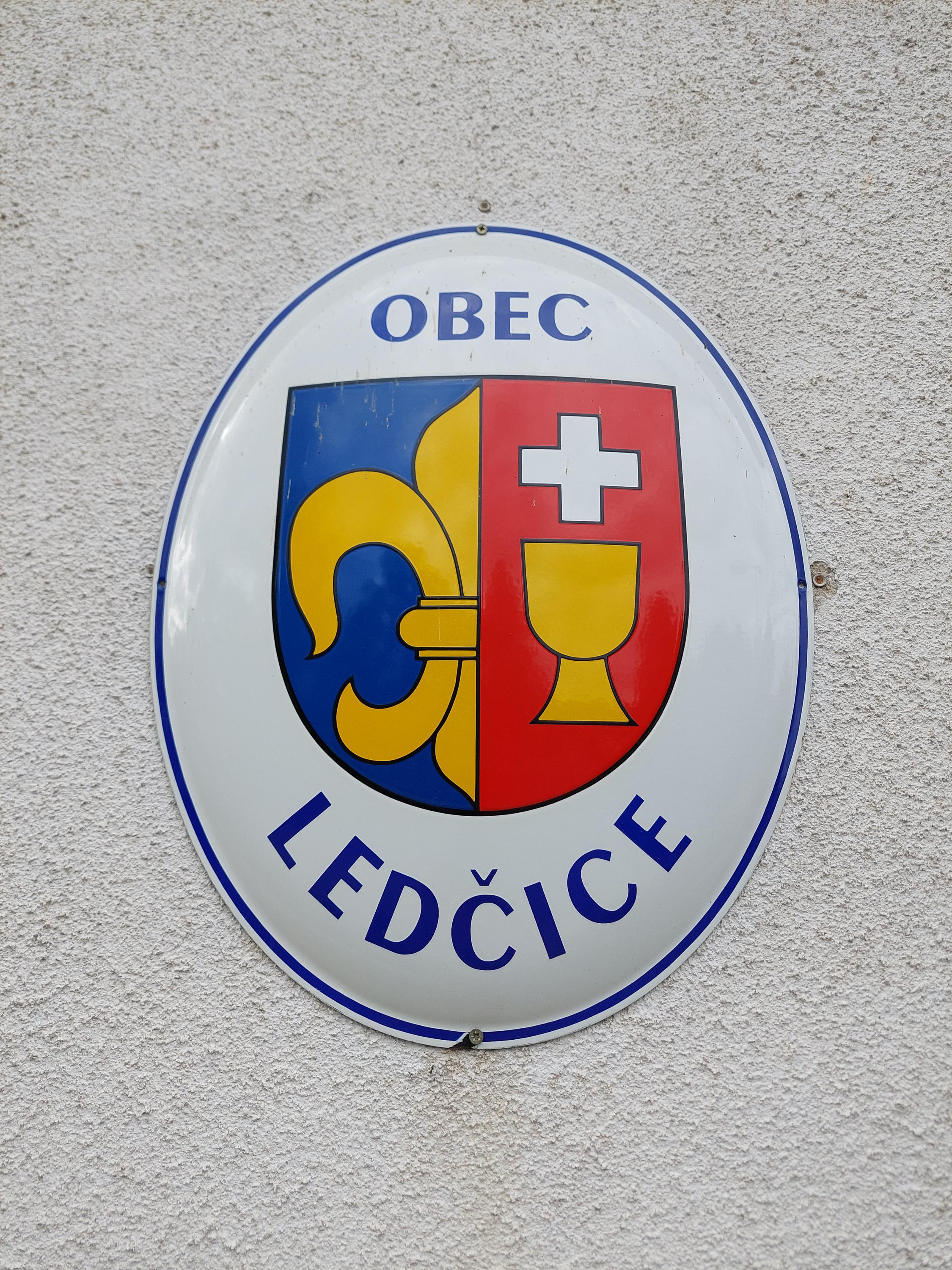Ledčice - obecní úřad foto 2