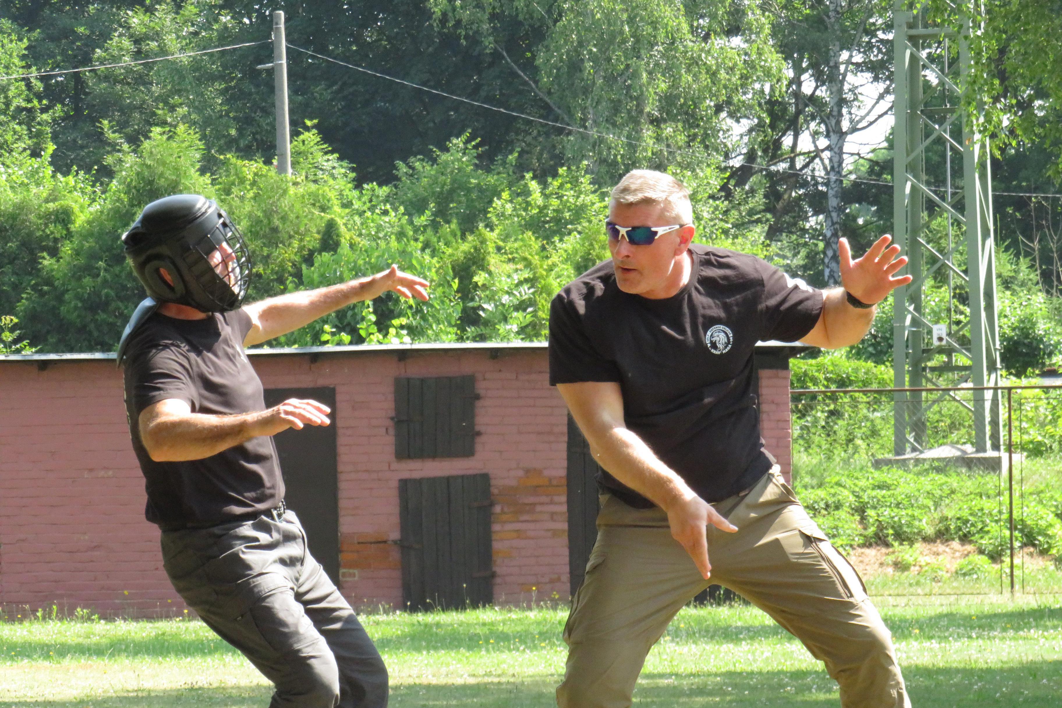 SELF -DEFENSE ORLOVÁ - Škola sebeobrany