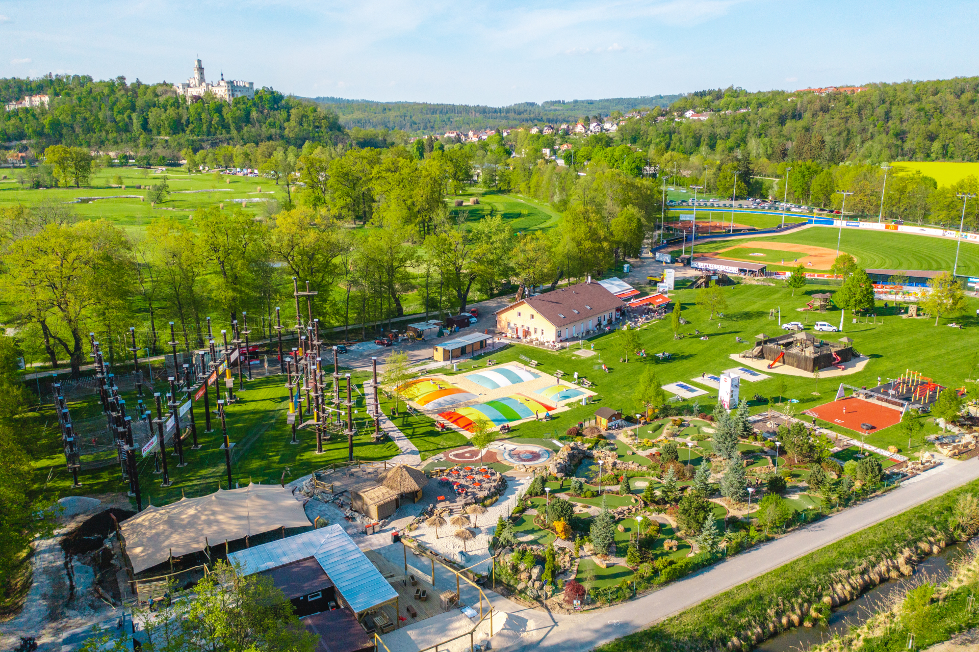 Adventure minigolf Hluboká nad Vltavou foto 3