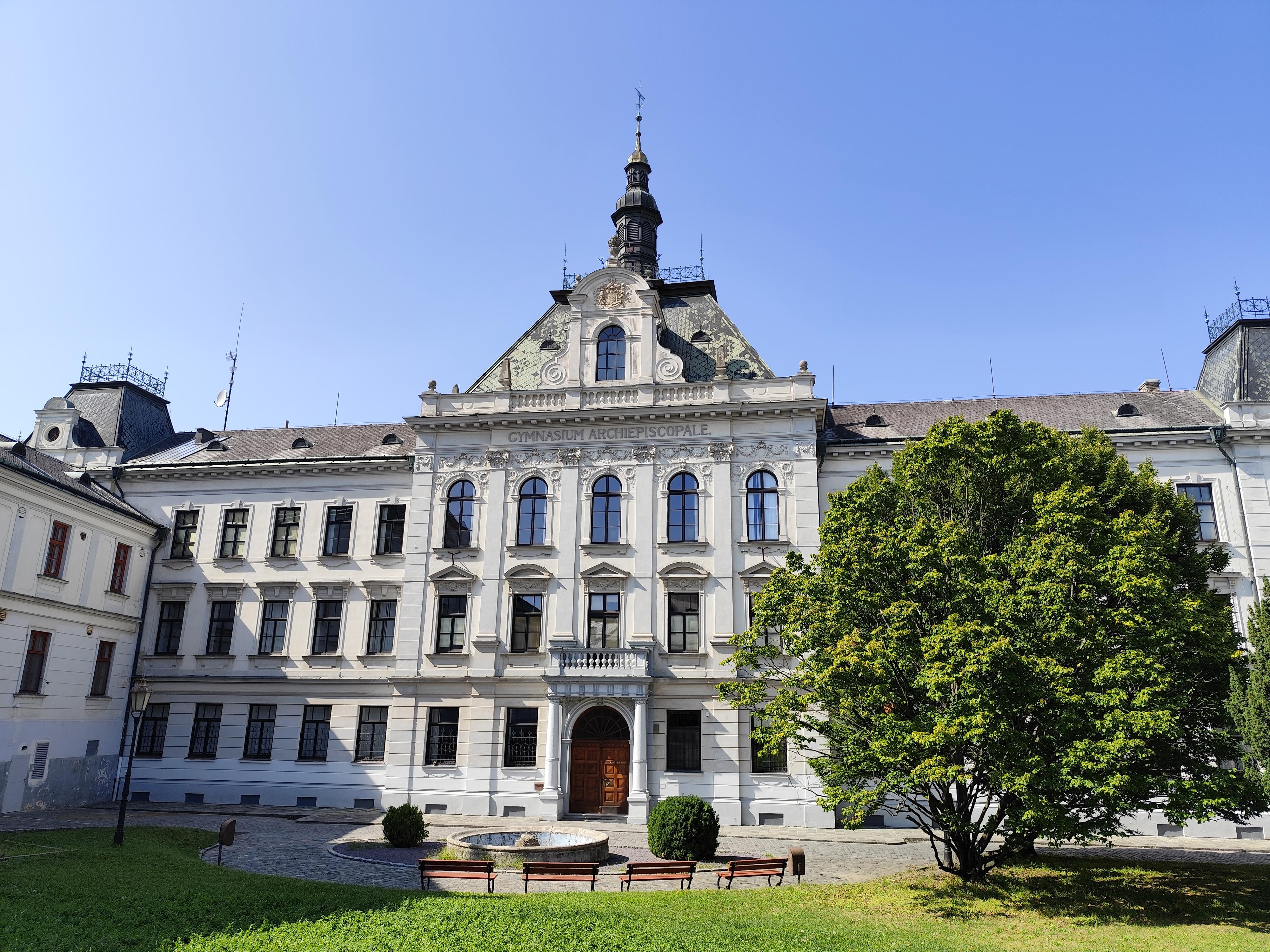 Knihovna Arcibiskupského gymnázia Kroměříž foto 4