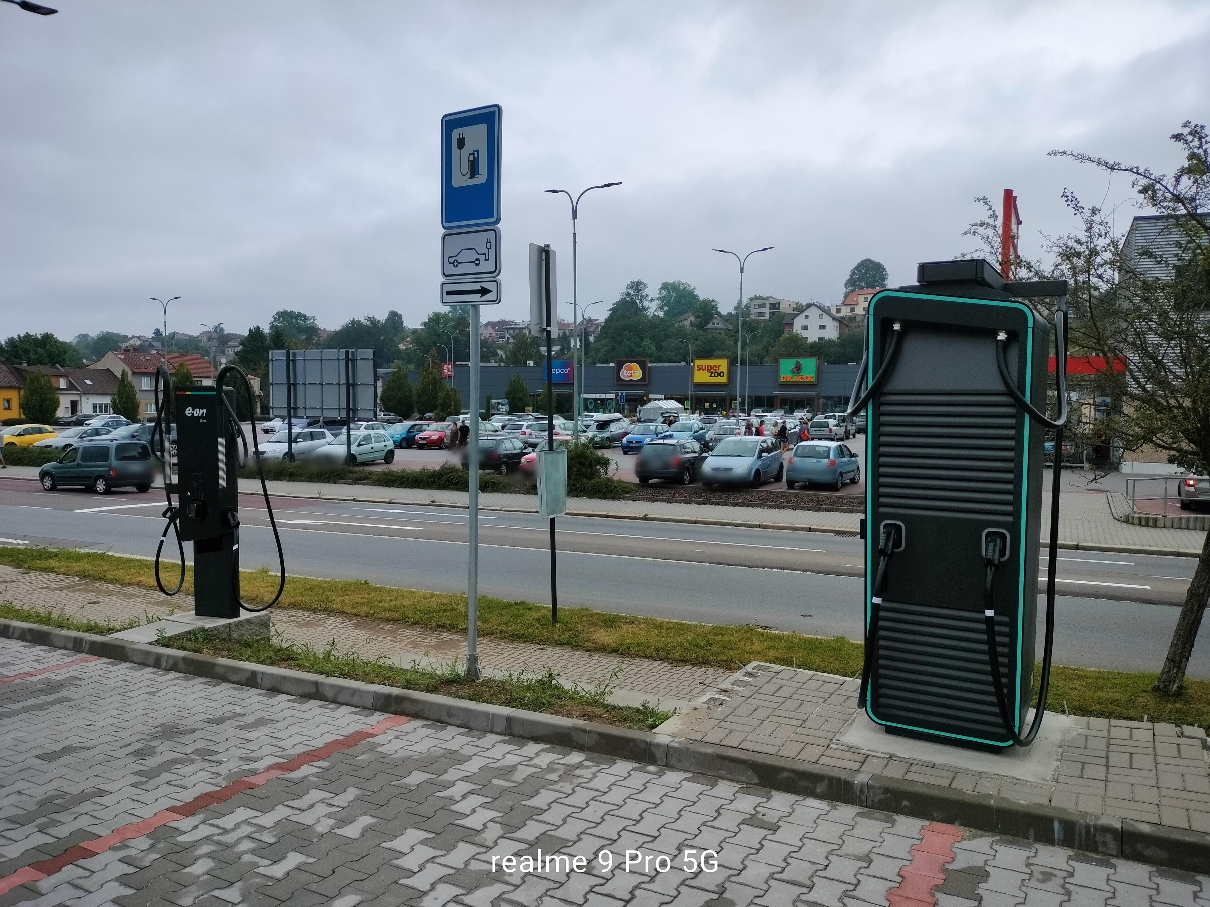 Dobíjecí stanice E.ON Drive