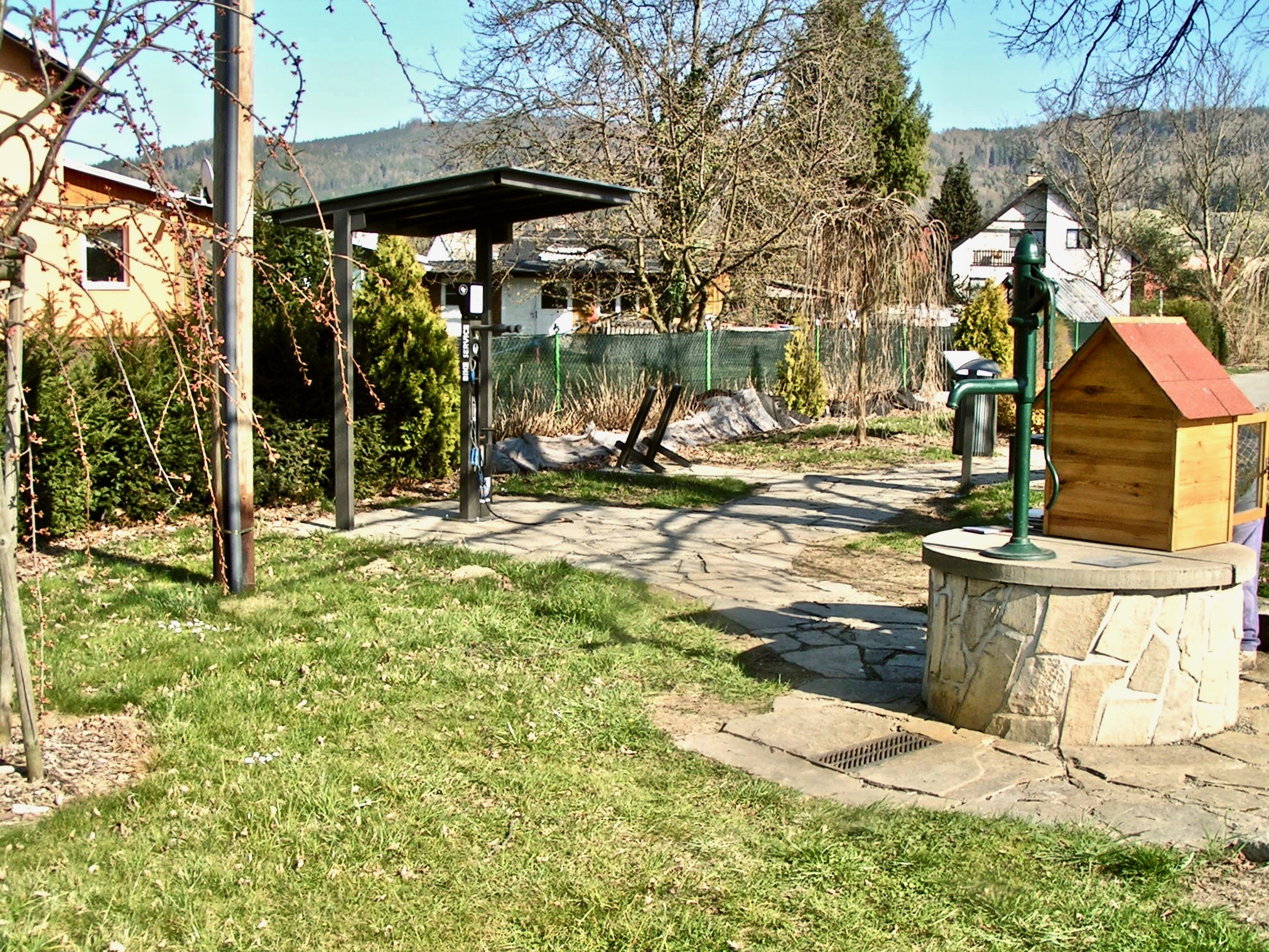 Nabíjecí stanice pro elektrokola foto 3