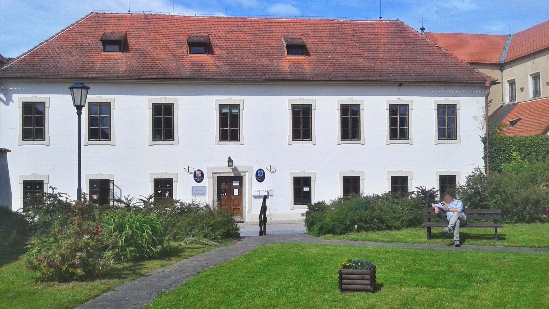 Zlatá Koruna - obecní úřad foto 3