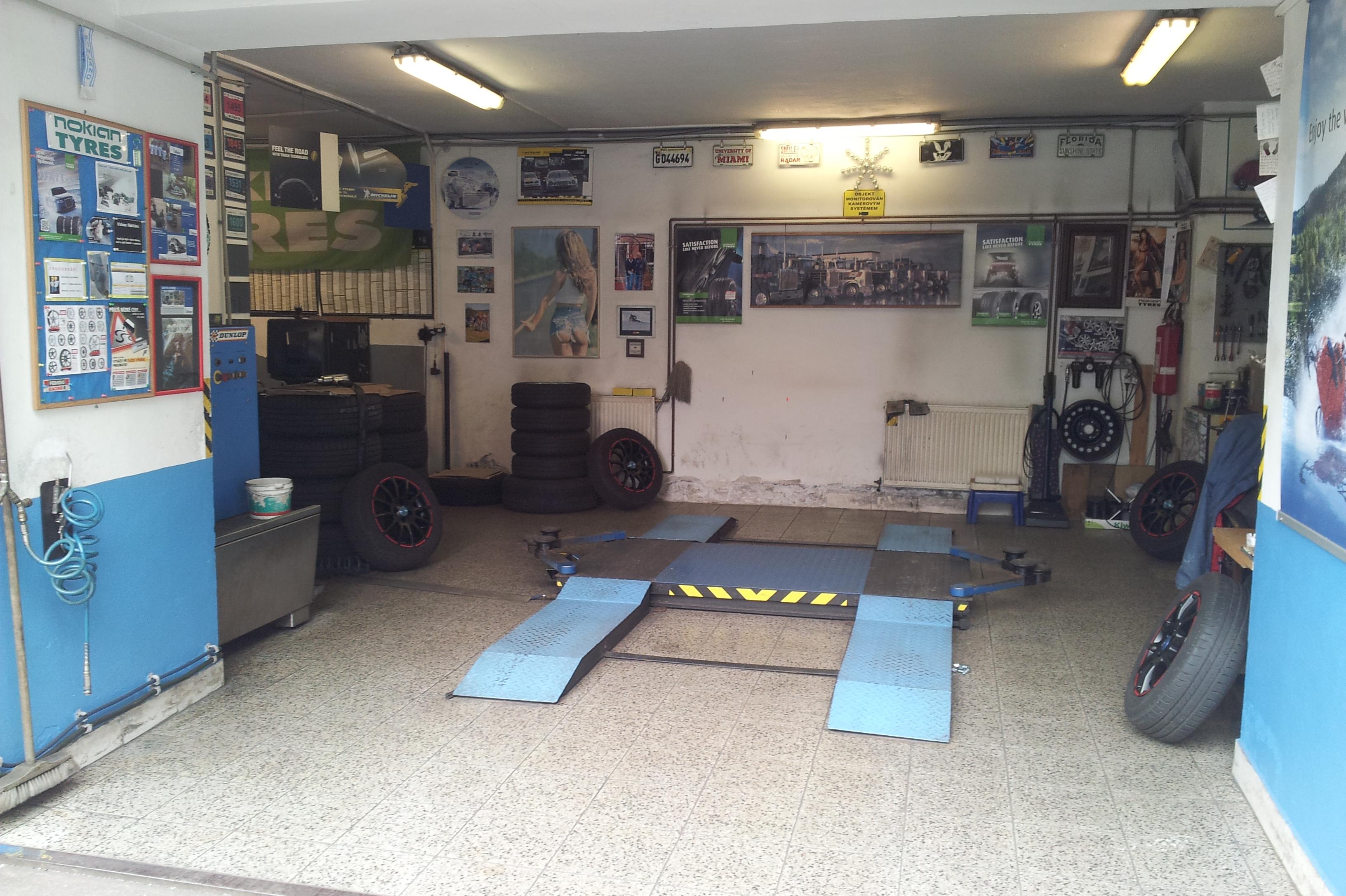 Petr Knedlík  PNEUSERVIS