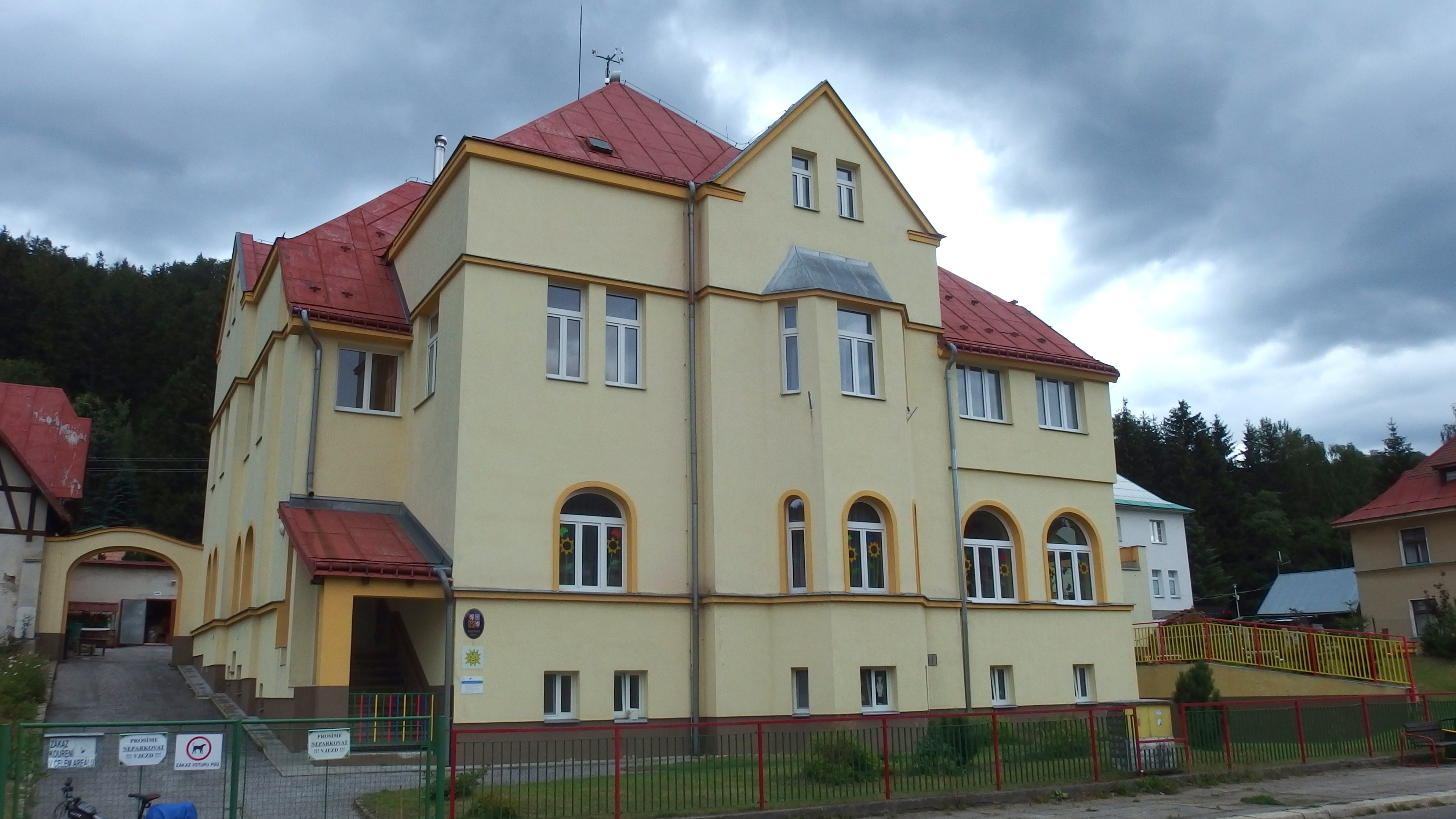 ZŠ a MŠ Josefův Důl foto 3