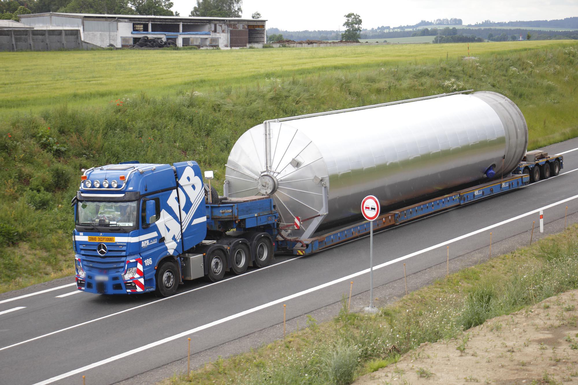 APB - PLZEŇ a.s. - přeprava nadměrných nákladů foto 4