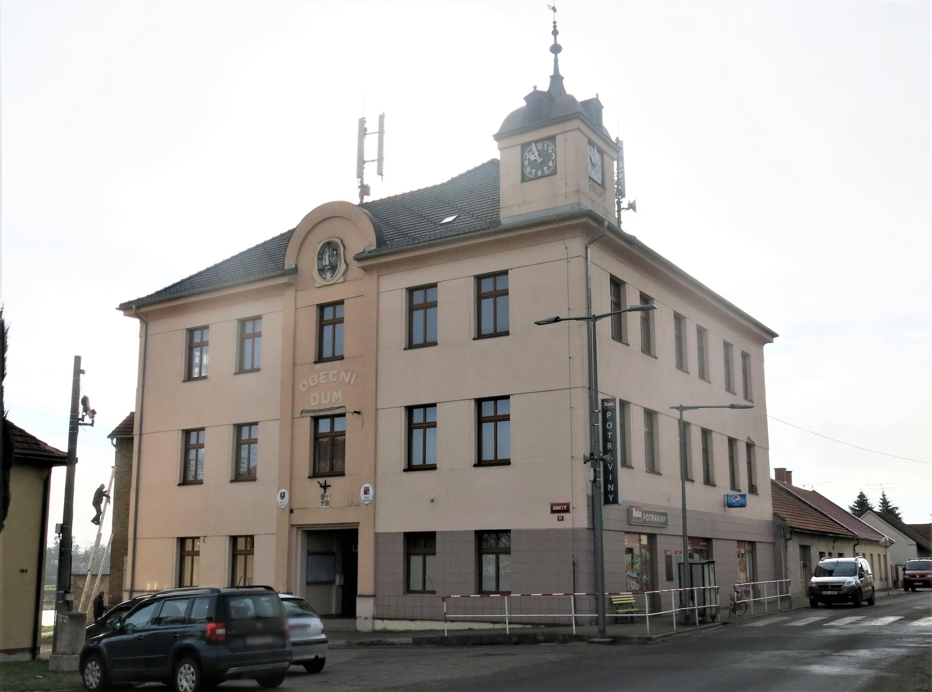 Křinec - úřad městyse foto 2