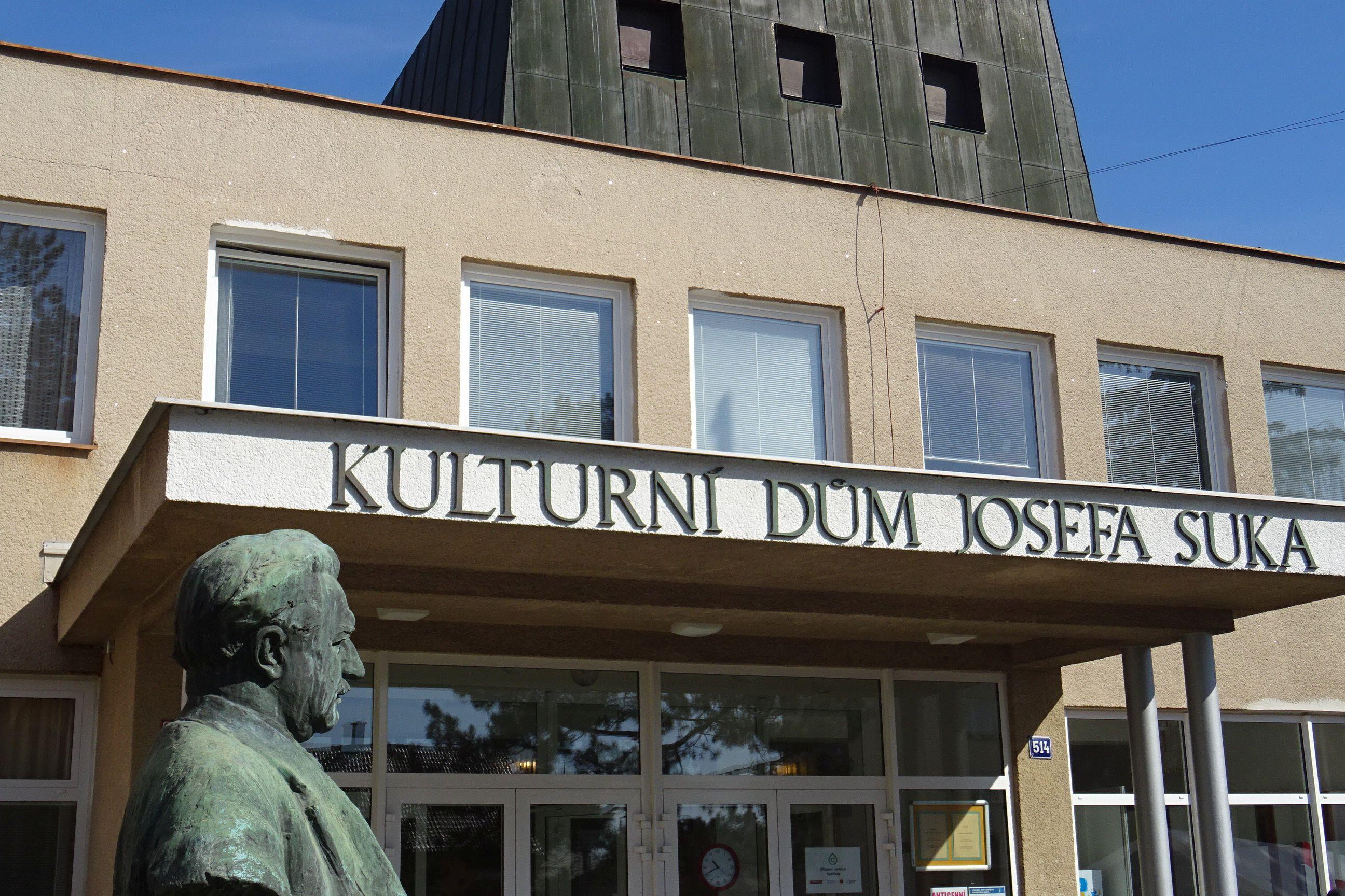 Kulturní dům Josefa Suka foto 2
