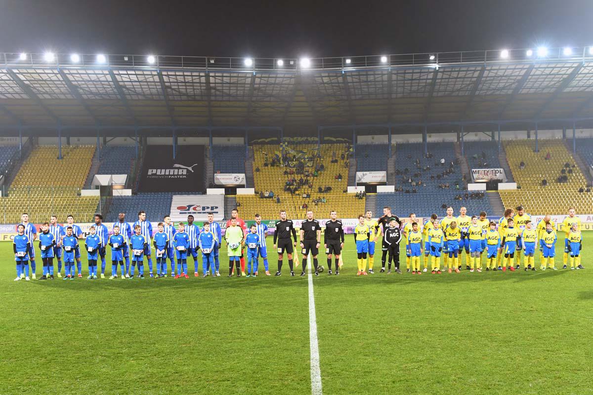 Fotbalový stadion Na Stínadlech foto 4