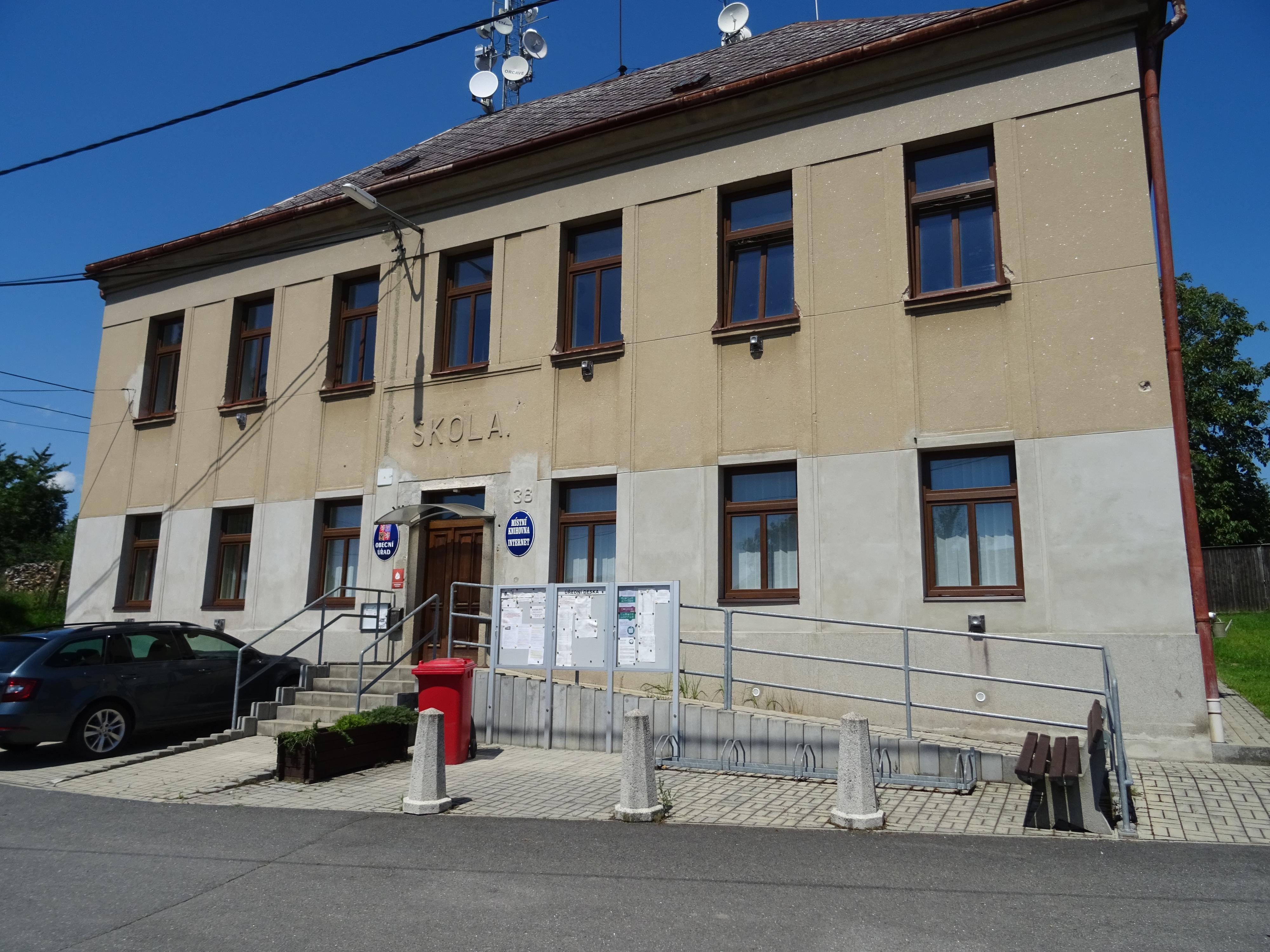 Dráchov - obecní úřad foto 4