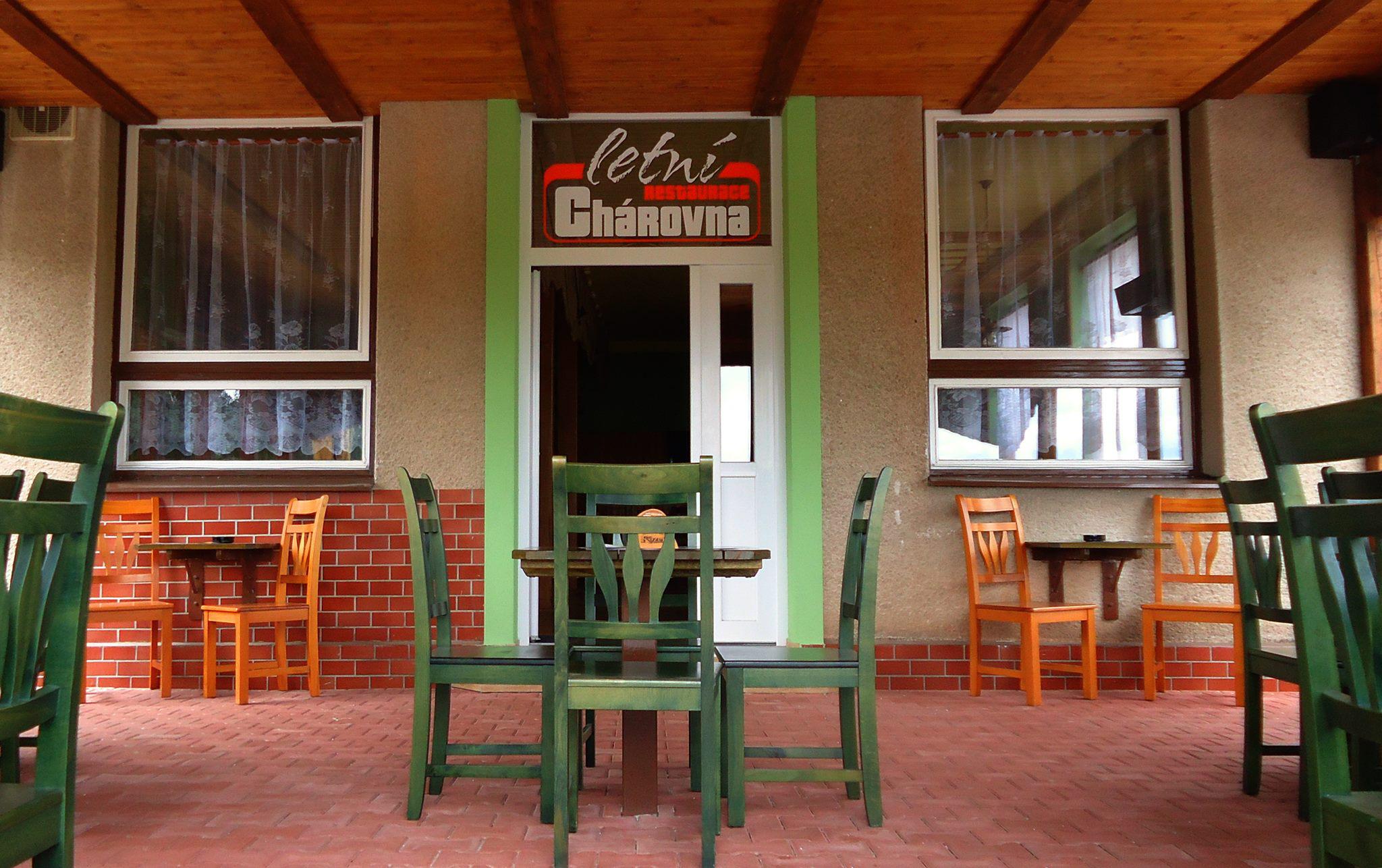 Letní restaurace Chárovna foto 5