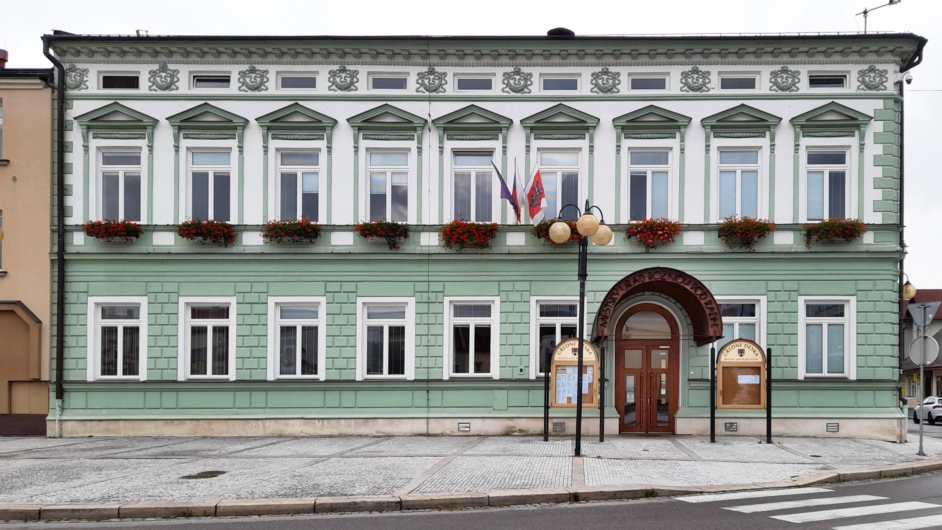 Rožnov pod Radhoštěm - městský úřad foto 6