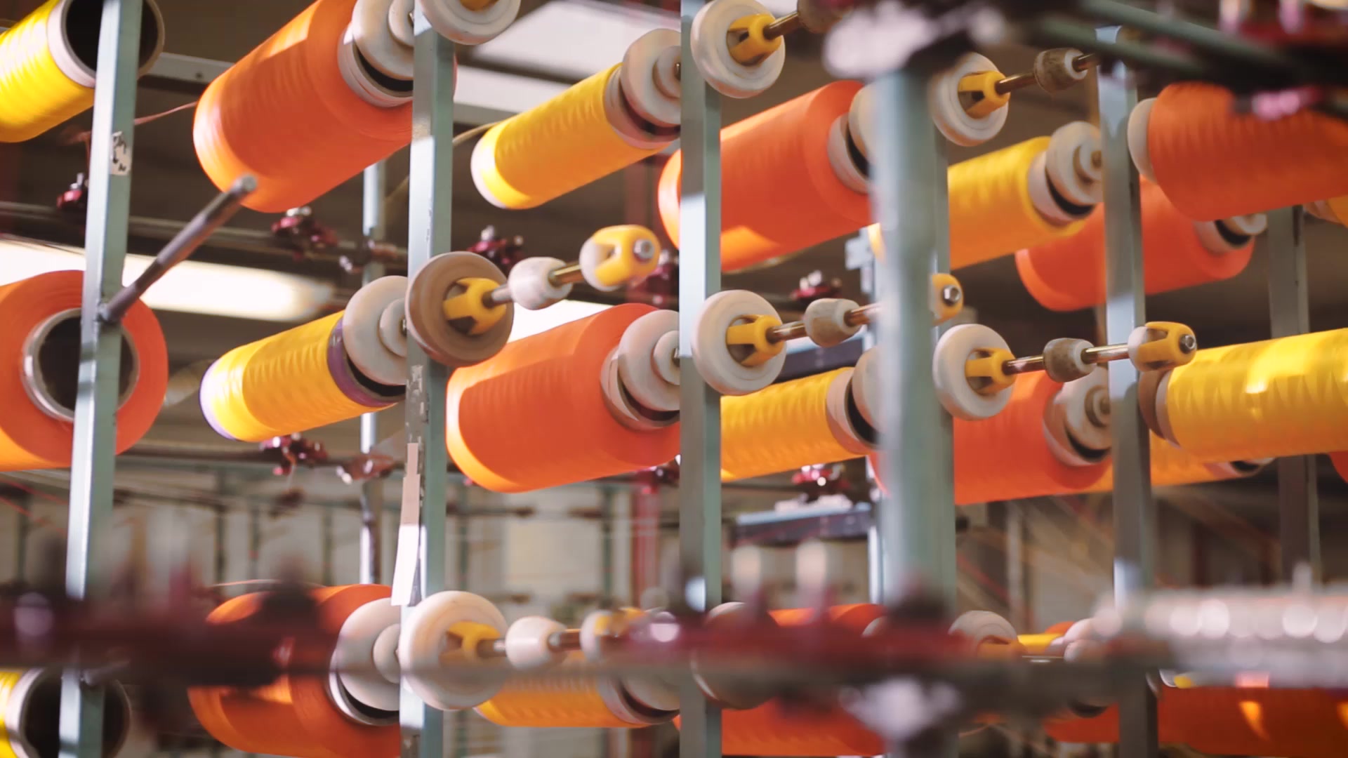 MOUKA TIŠNOV – výroba popruhů a lemovek foto 2 (náhled videa)