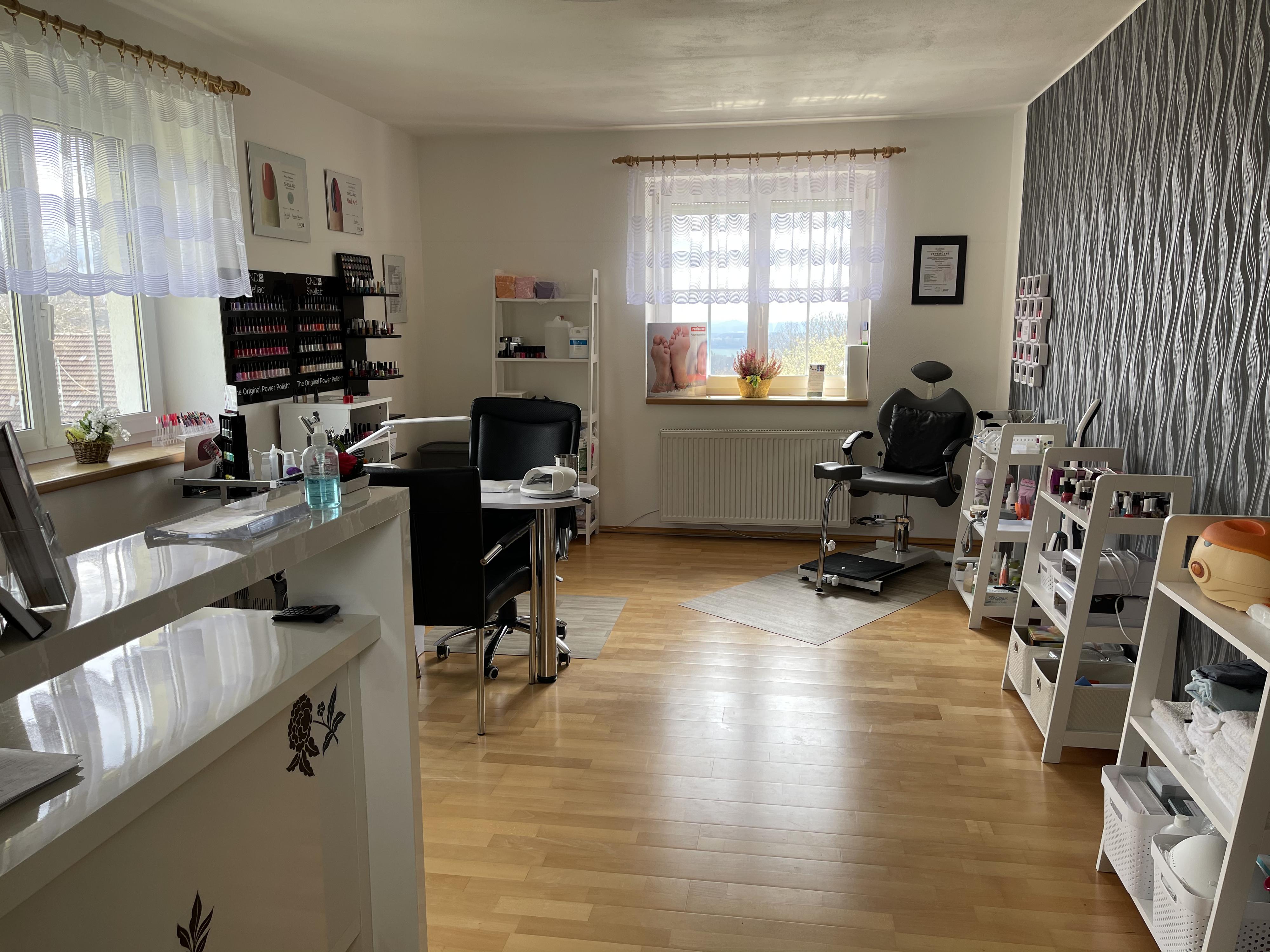 AJKET salon foto 2
