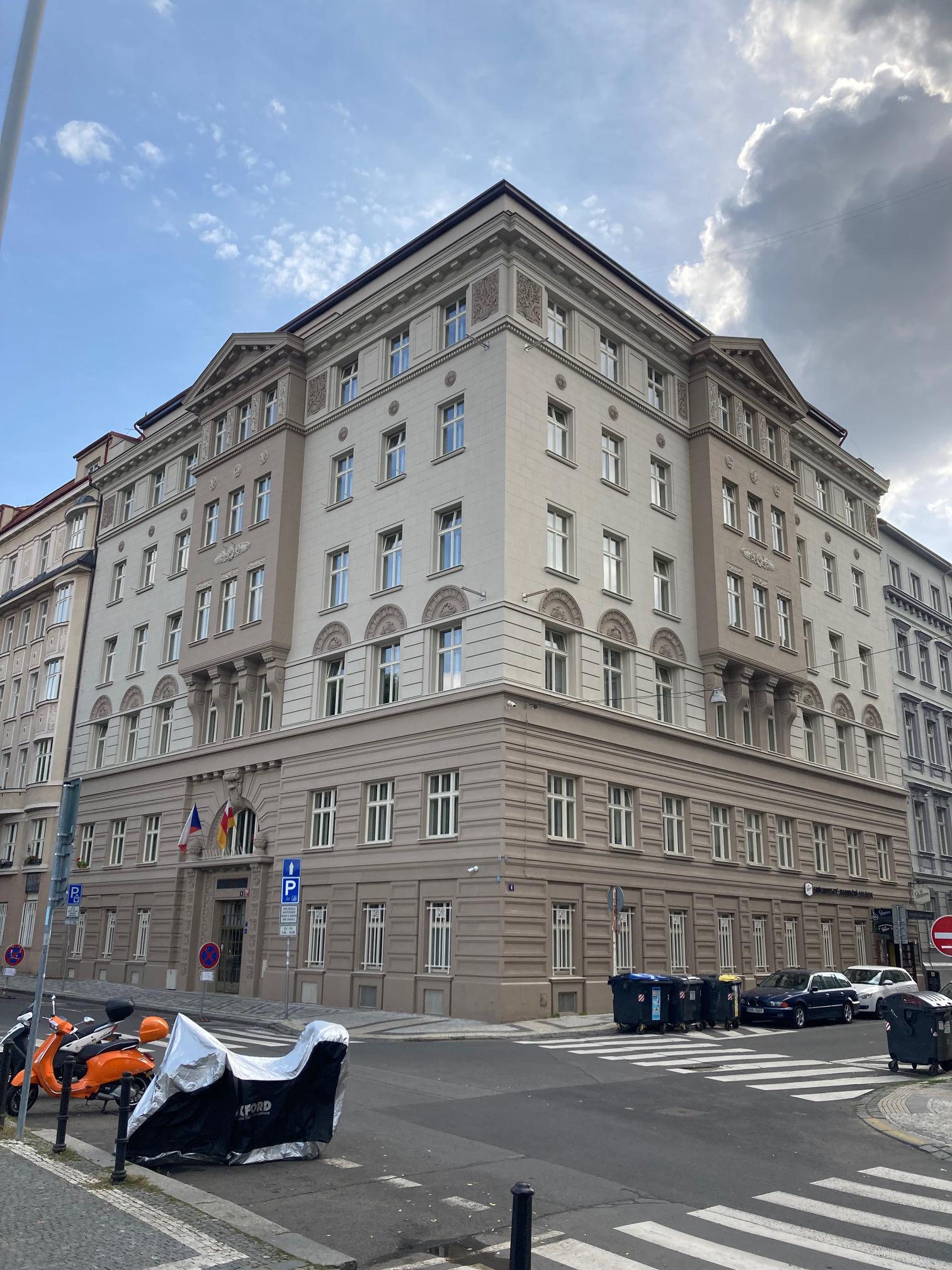 Úřad městské části Praha 5 foto 6