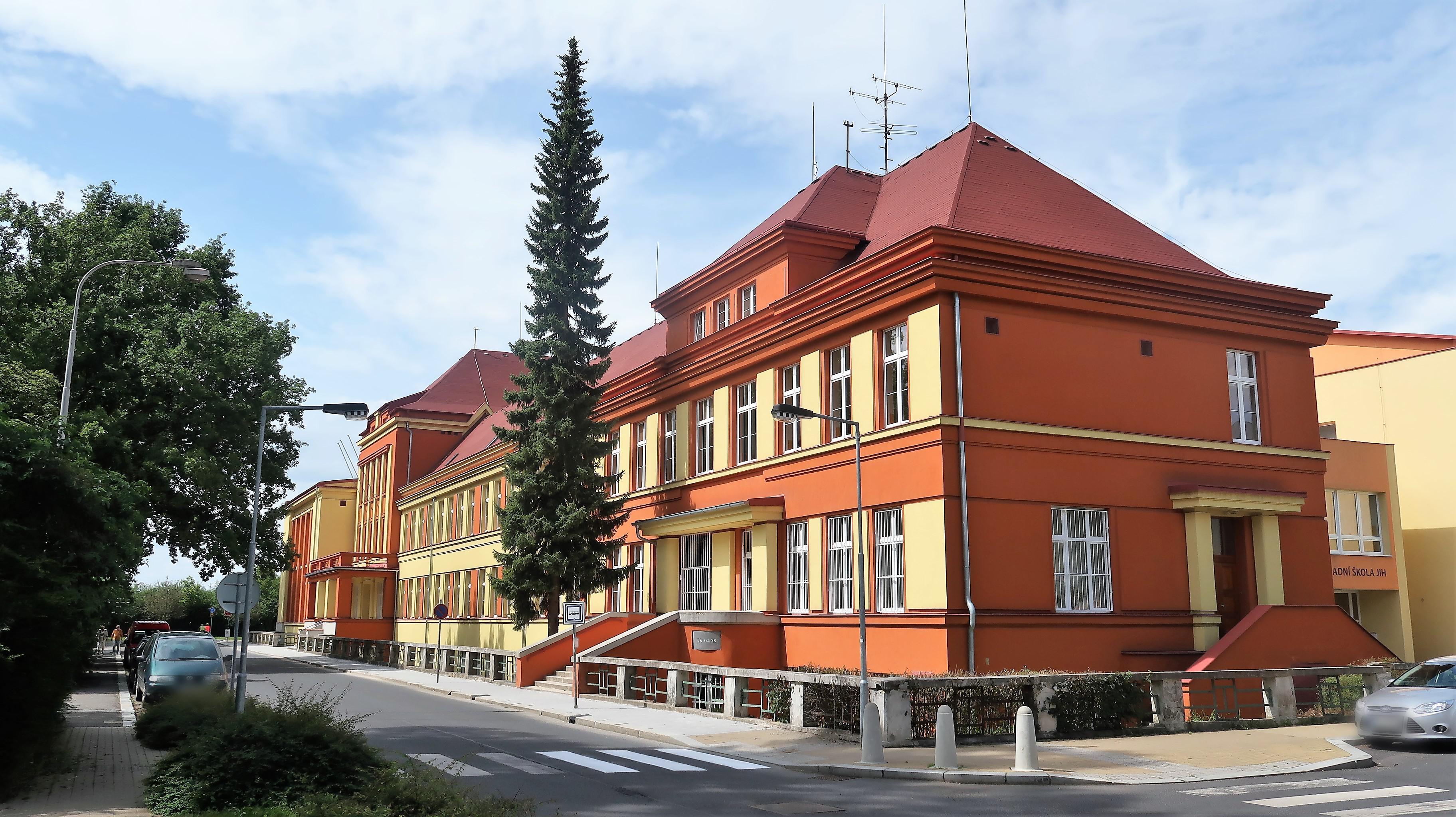 Základní škola JIH, Mariánské Lázně, Komenského 459