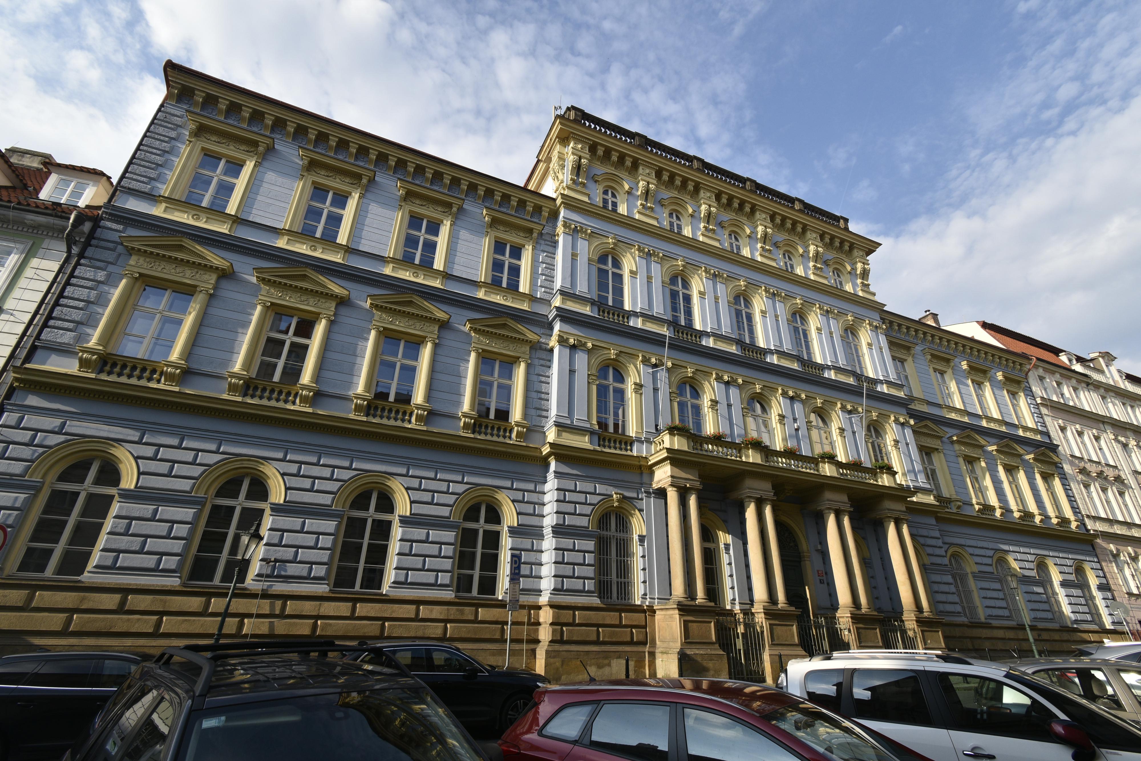 Gymnázium Jana Nerudy, škola hlavního města Prahy foto 3