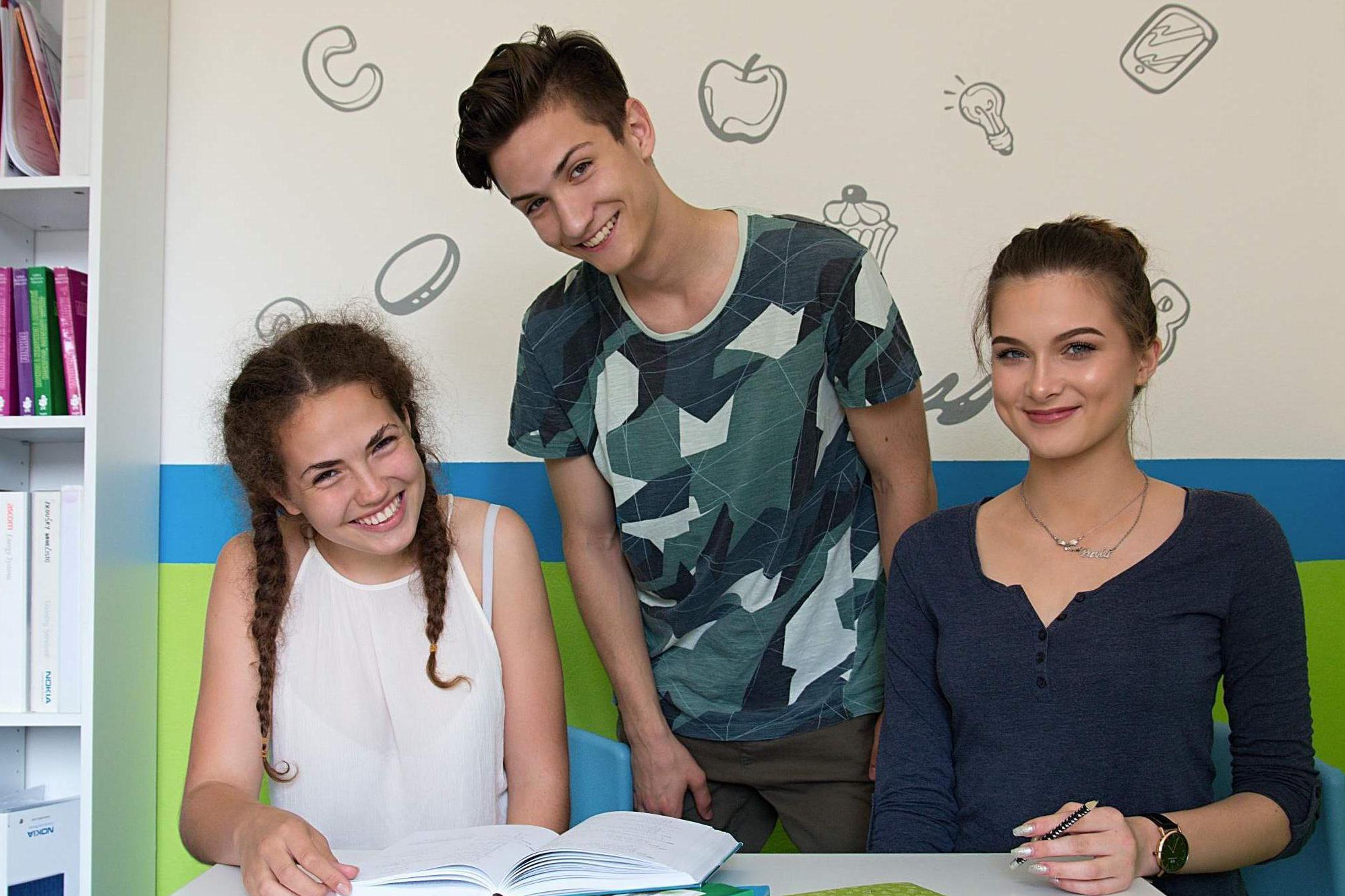 2+2 škola matematiky Václav Vozábal