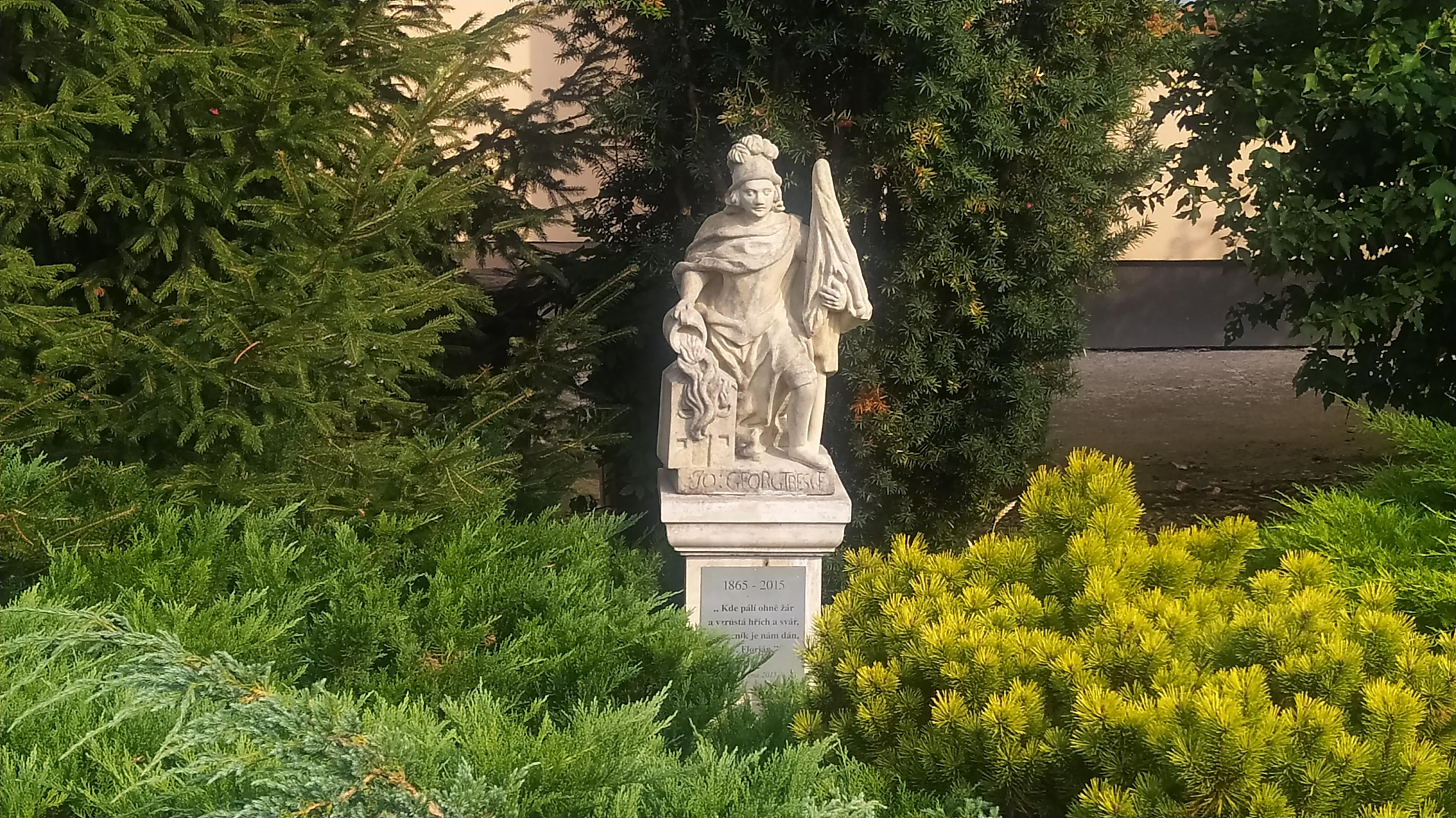 Radhošť - obecní úřad foto 2