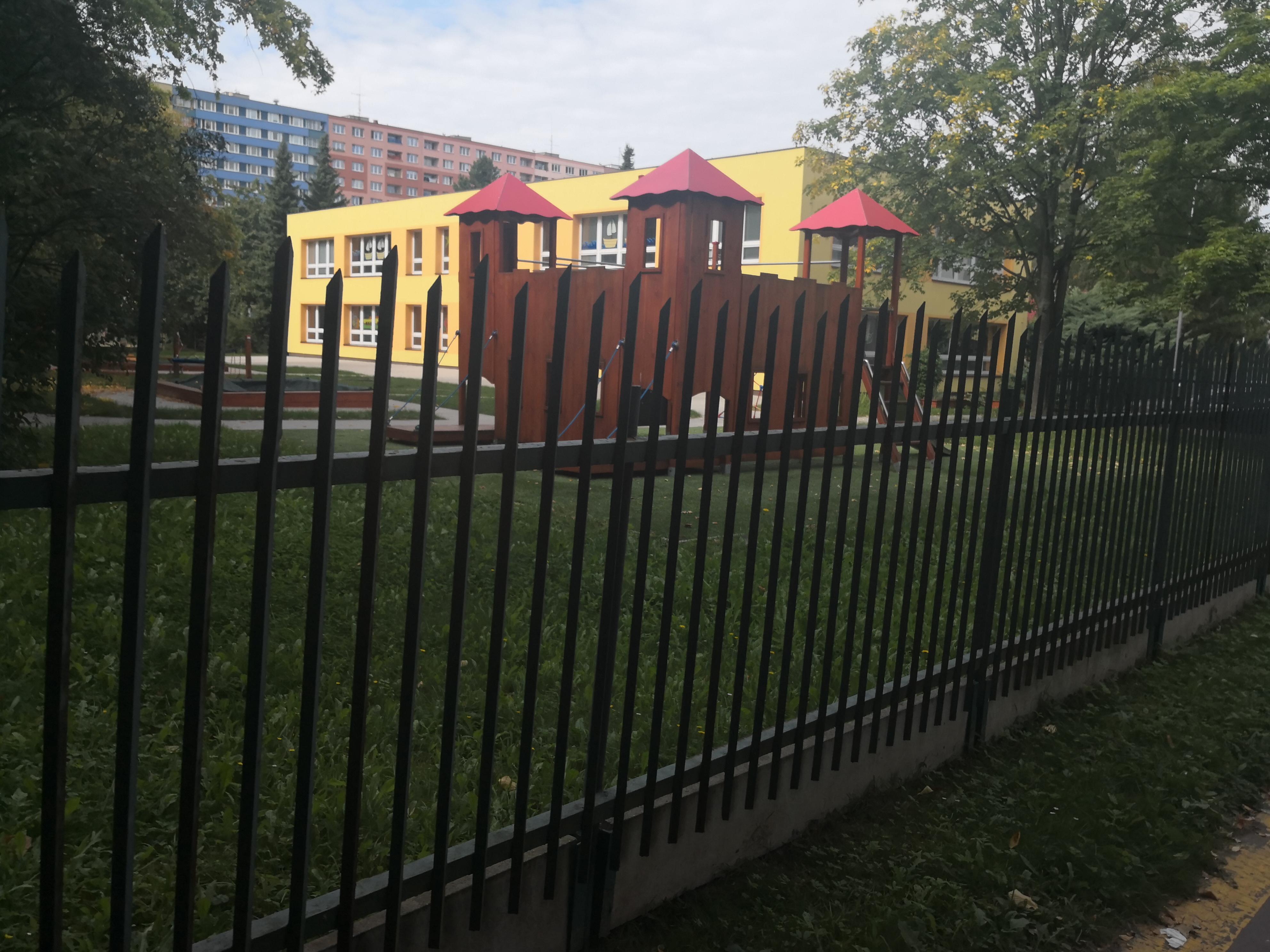 ZŠ a MŠ Ostrava-Hrabůvka, Krestova foto 2