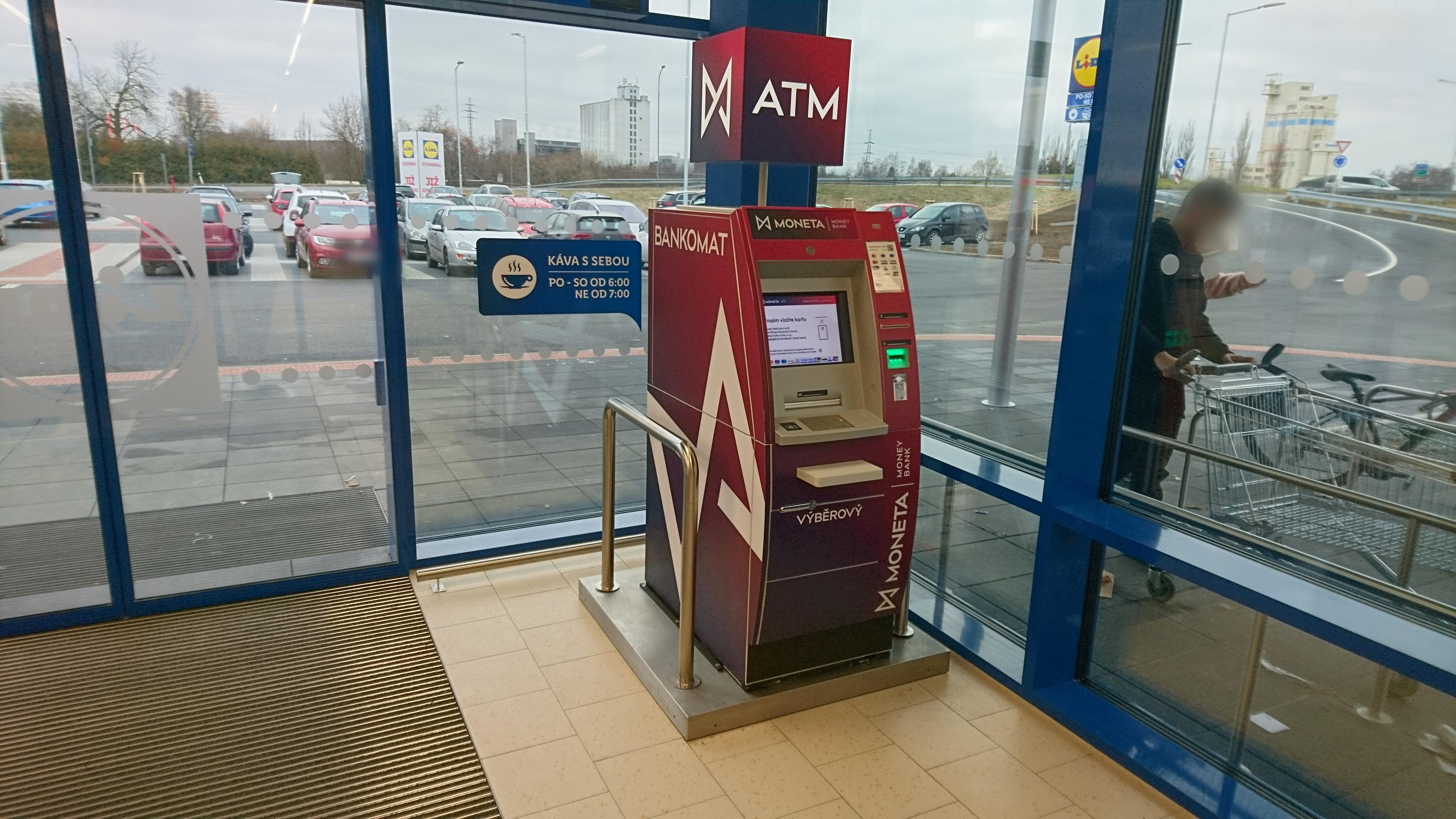 MONETA Money Bank Bankomat