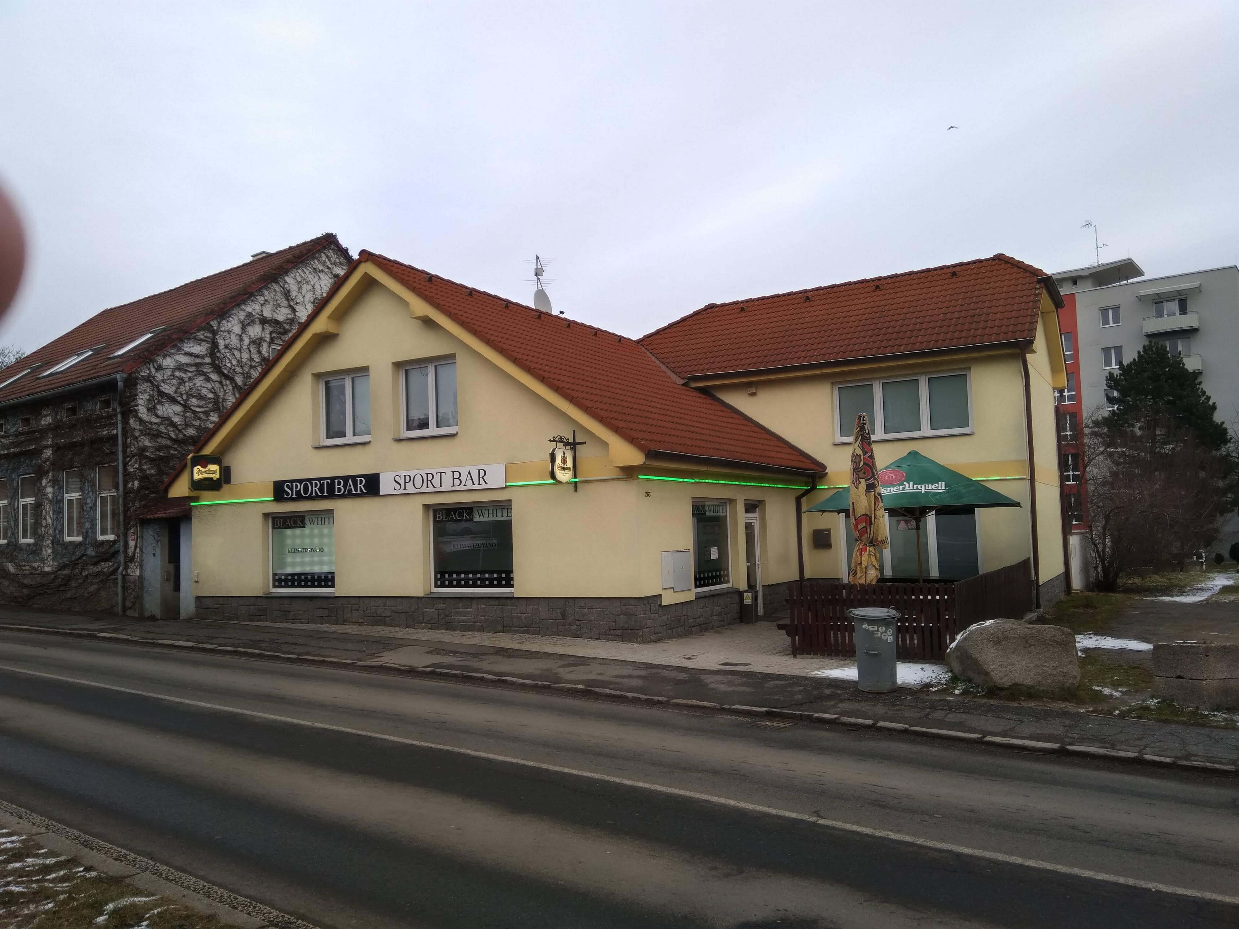 Sportbar Black & White