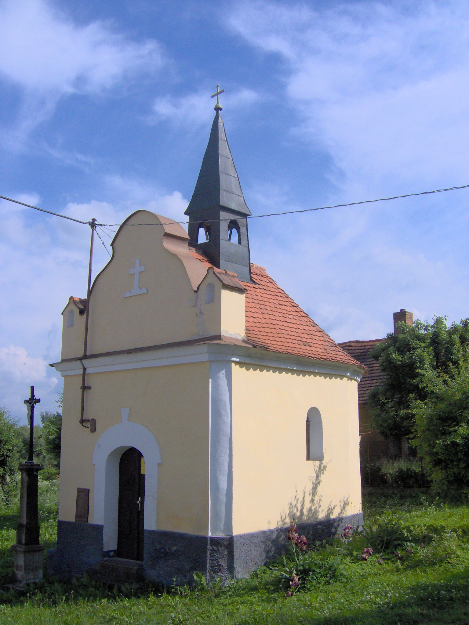 Krty-Hradec - obecní úřad foto 1