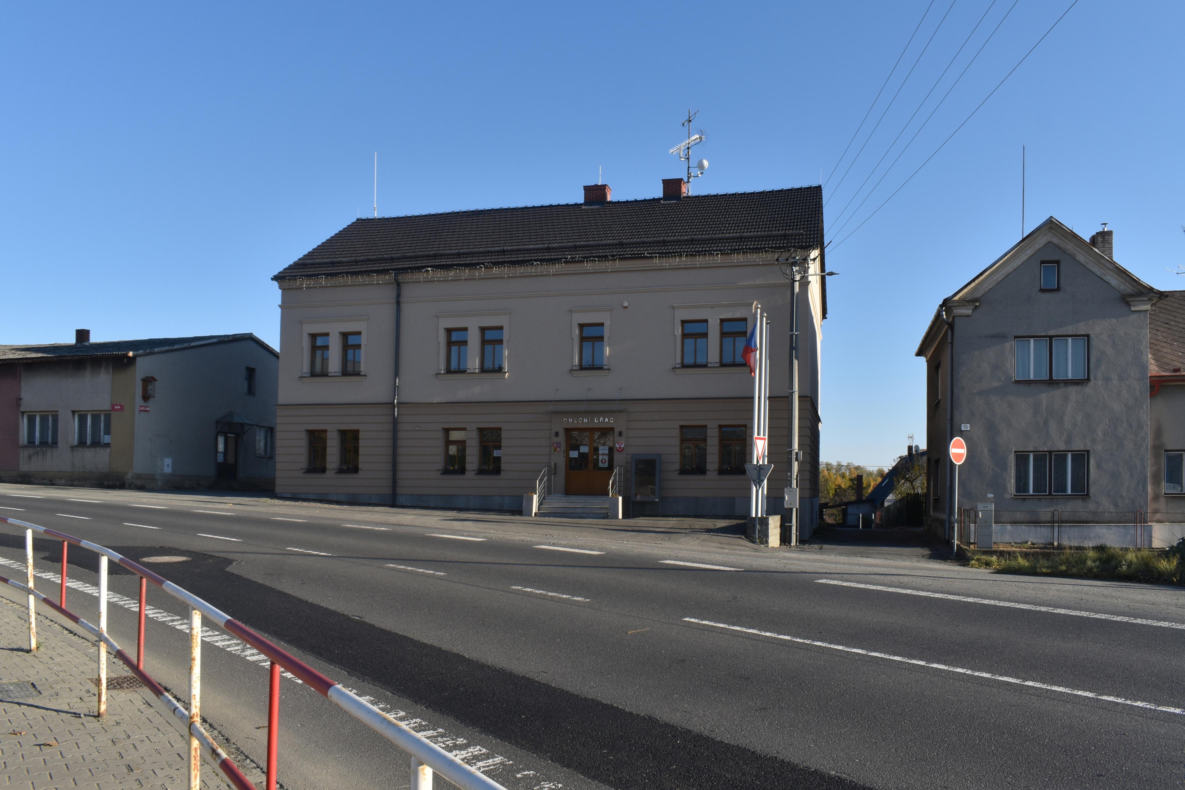Velké Heraltice - obecní úřad foto 2
