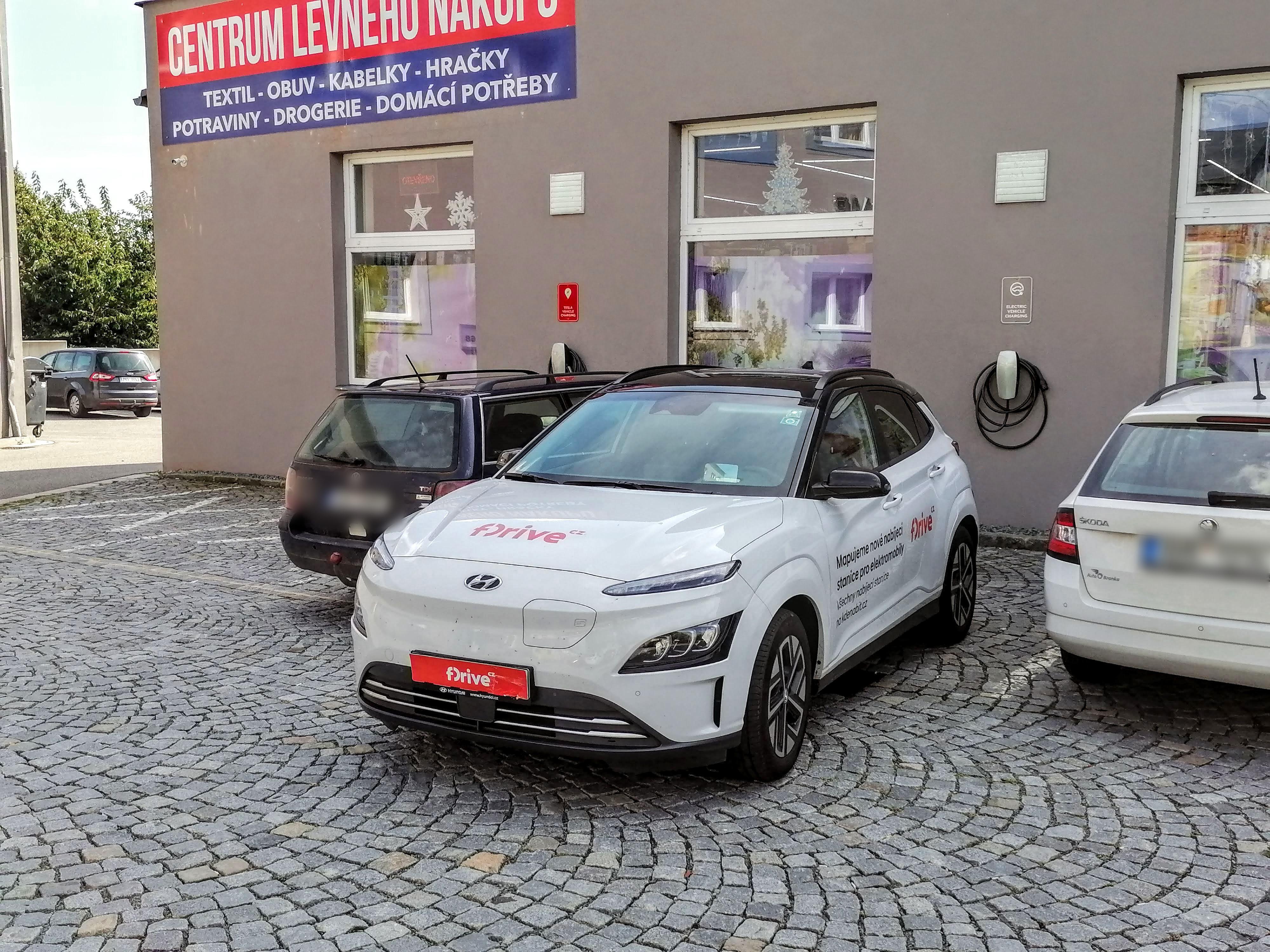 Nabíjecí stanice Tesla foto 5