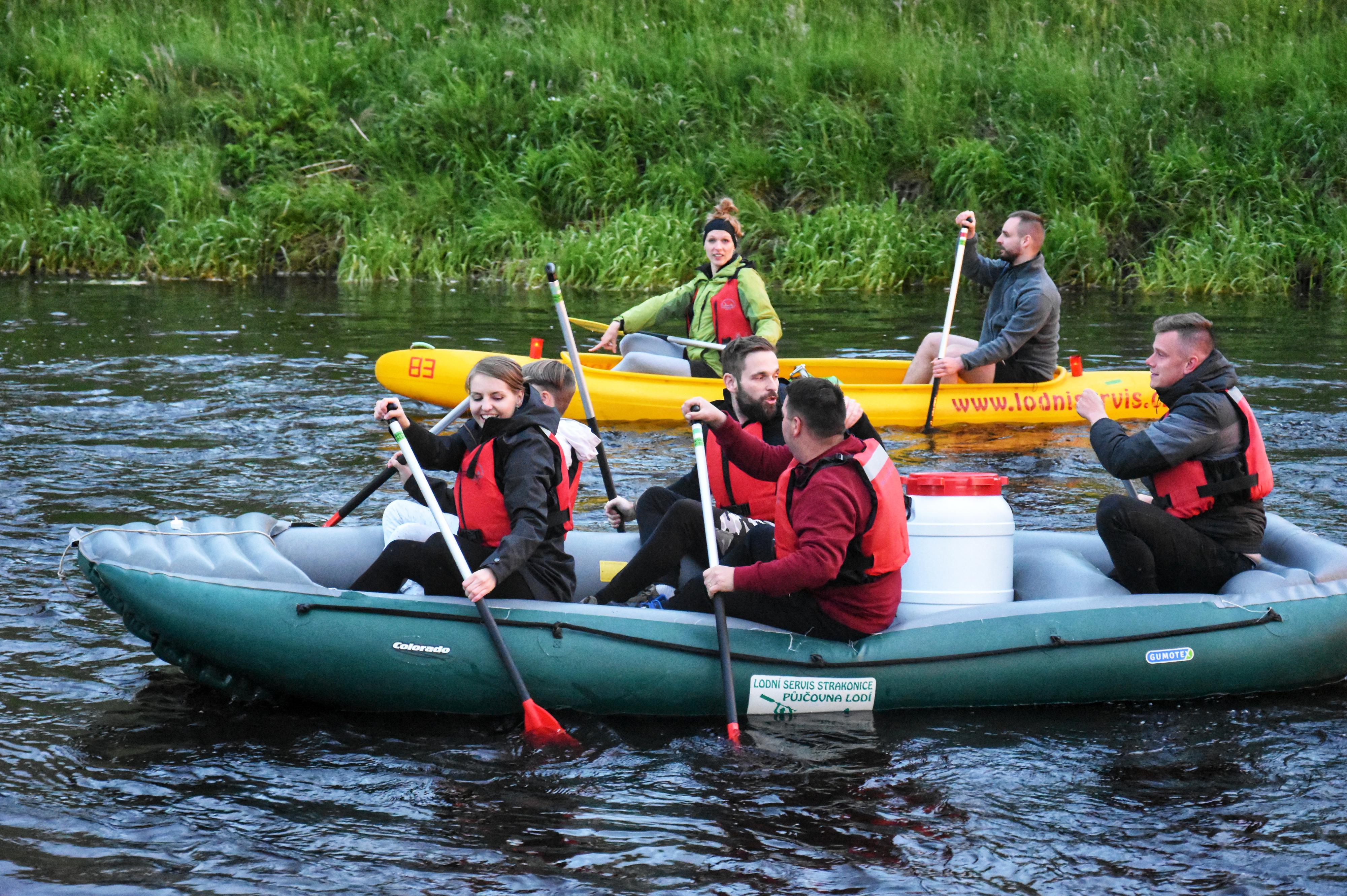Lodní servis Strakonice - Půjčovna kánoí a raftů na Otavě