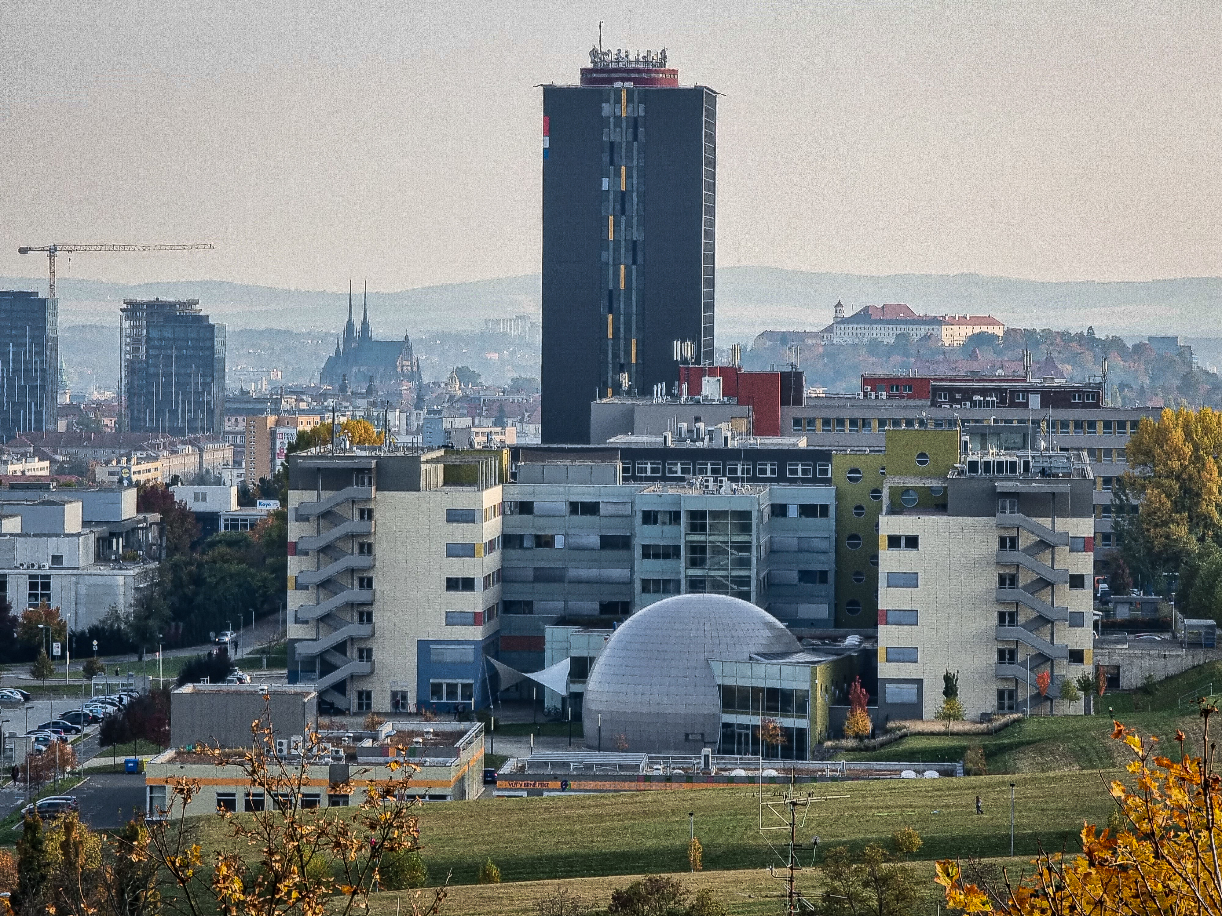 Vysoké učení technické v Brně - Fakulta elektrotechniky a komunikačních technologií foto 4