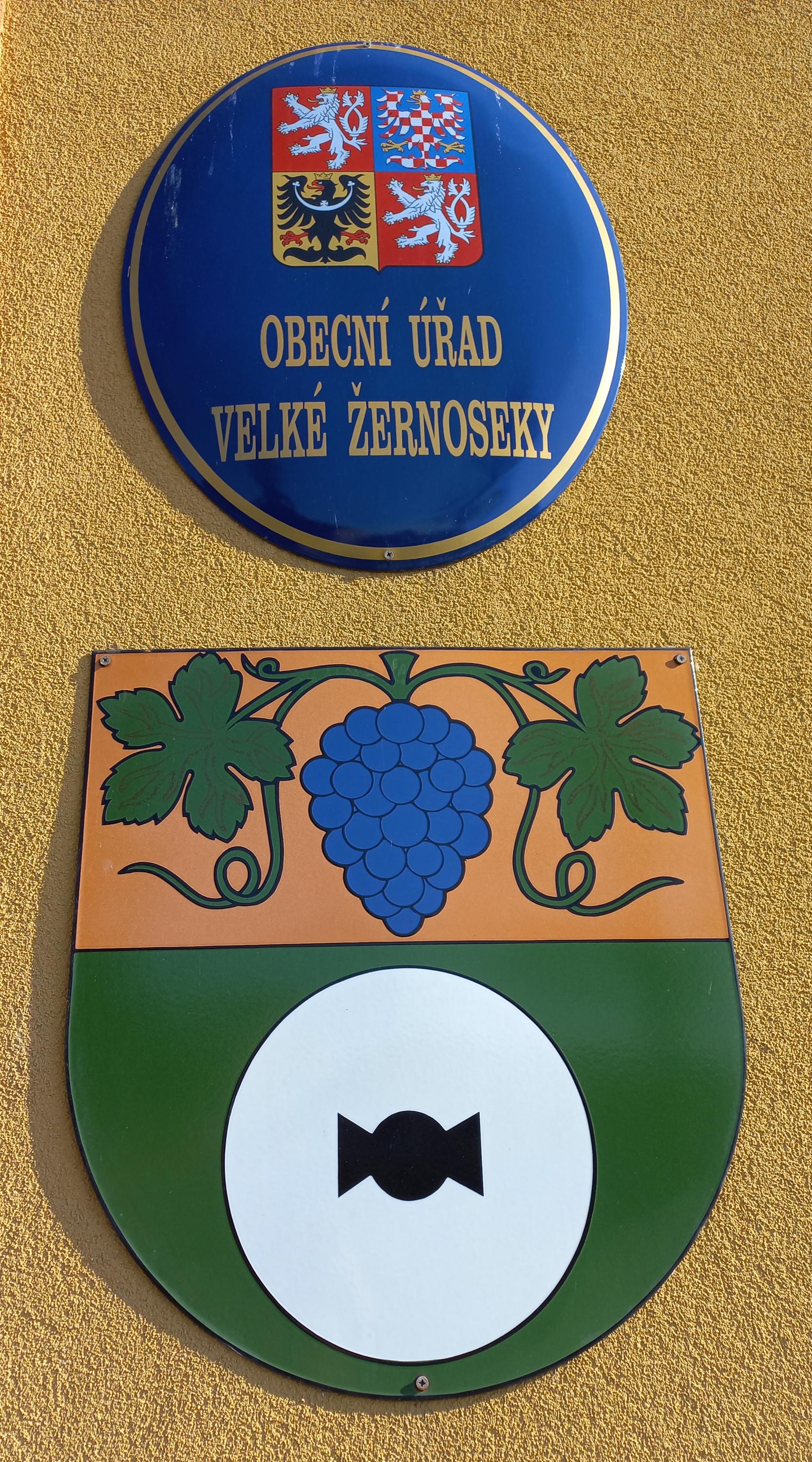 Velké Žernoseky - obecní úřad foto 2