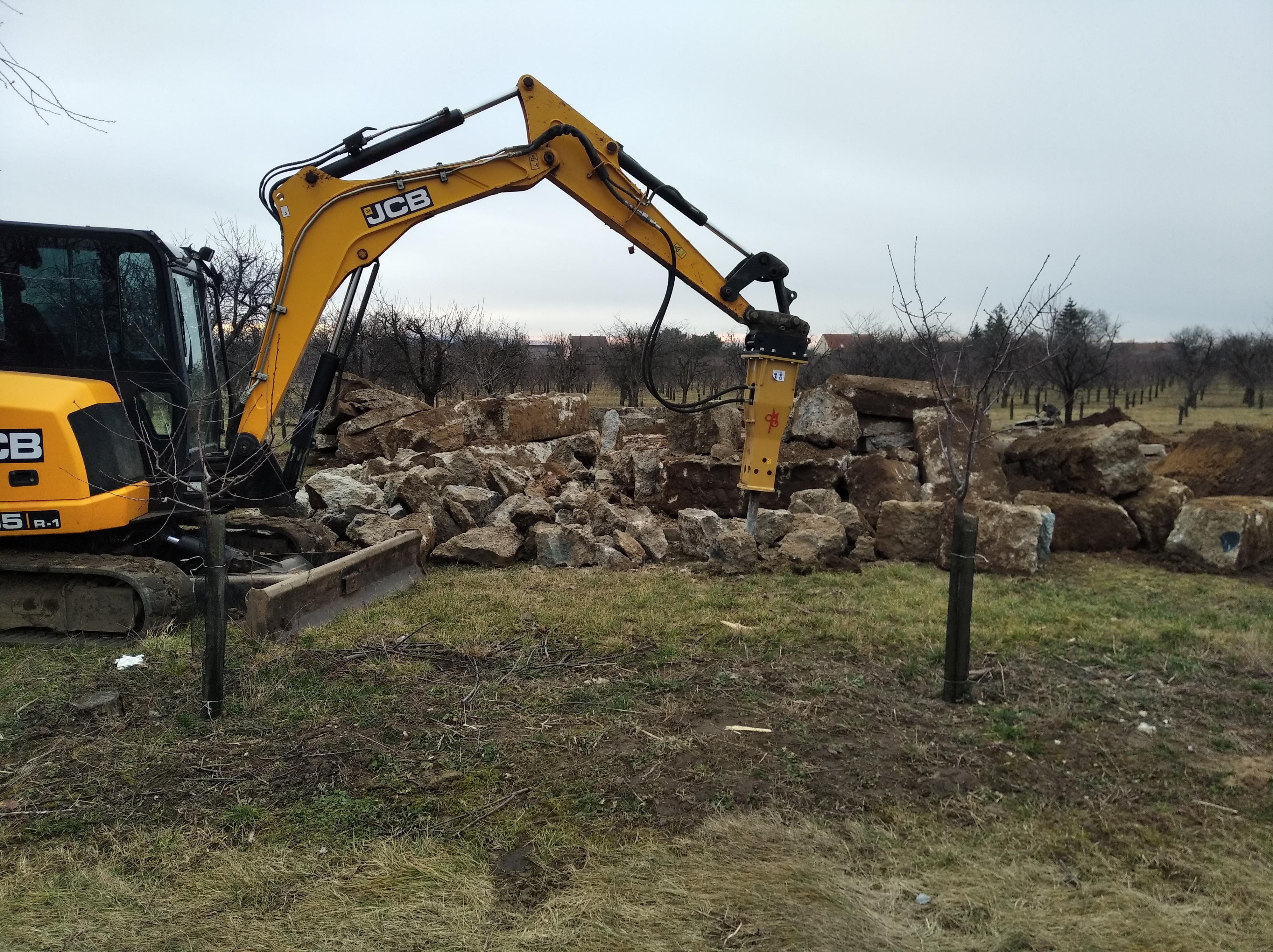 Miroslav Špaček - zemní, výkopové a demoliční práce foto 4
