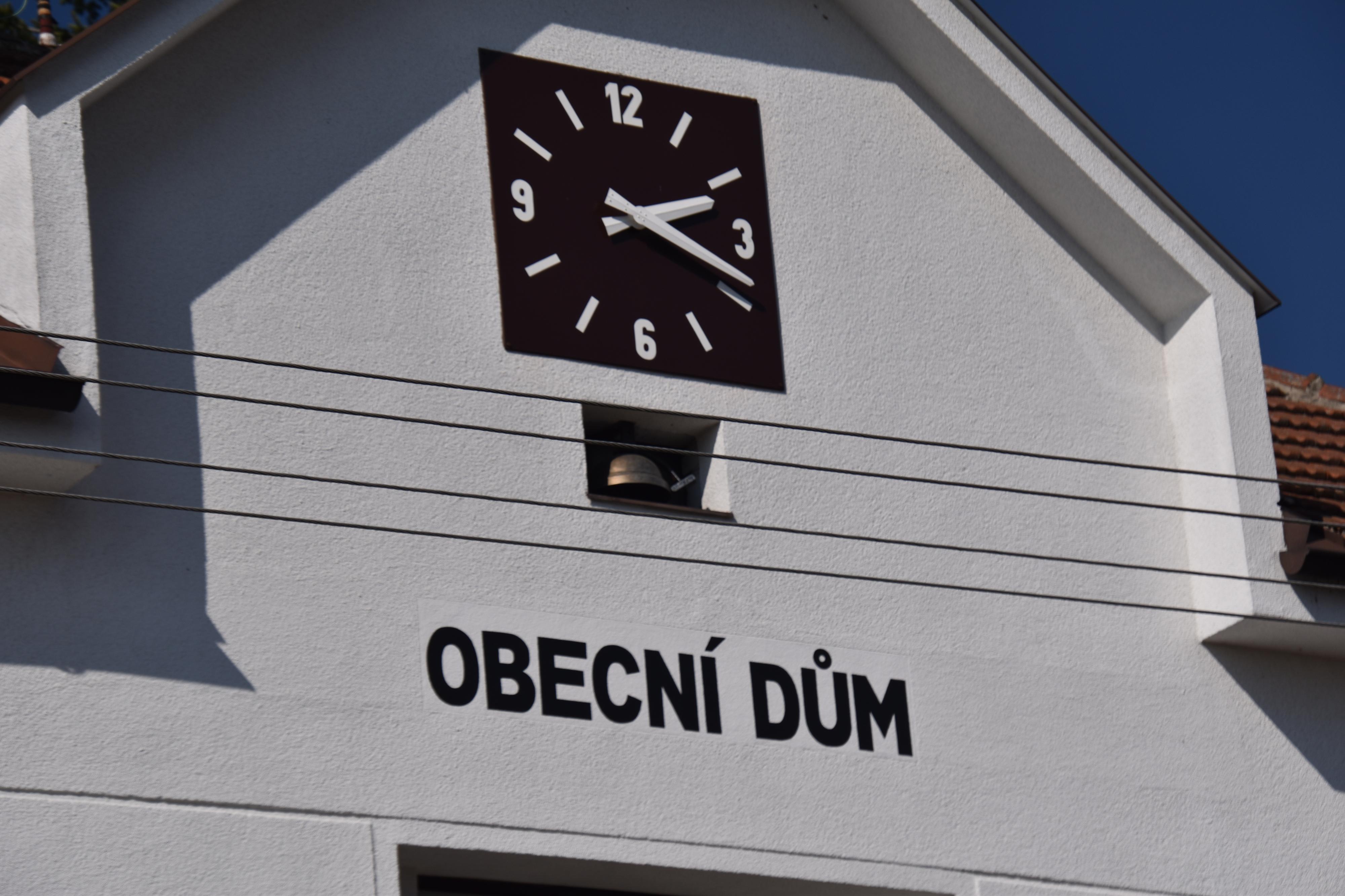 Zachrašťany - obecní úřad foto 3