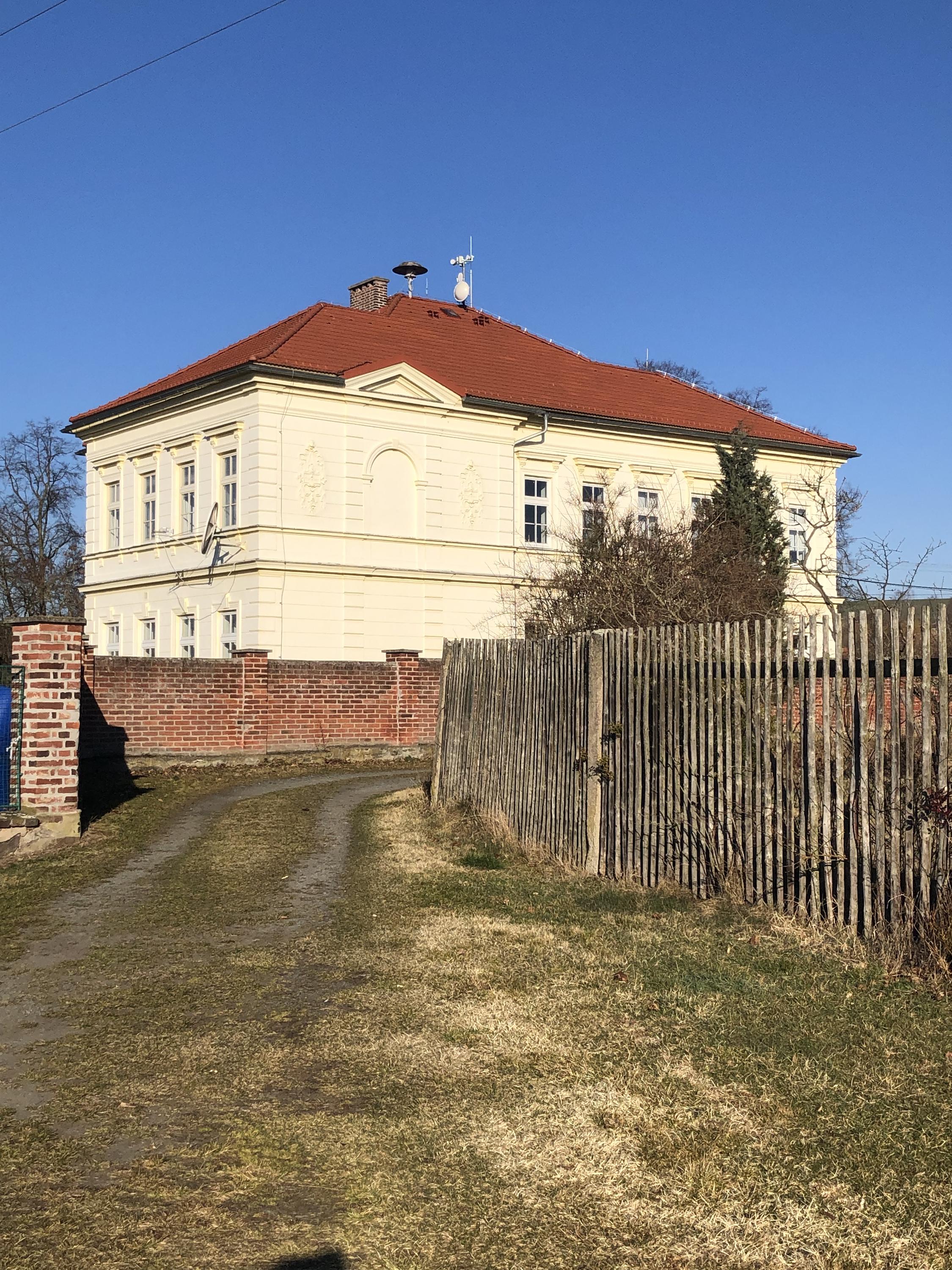 Dolany - obecní úřad foto 2