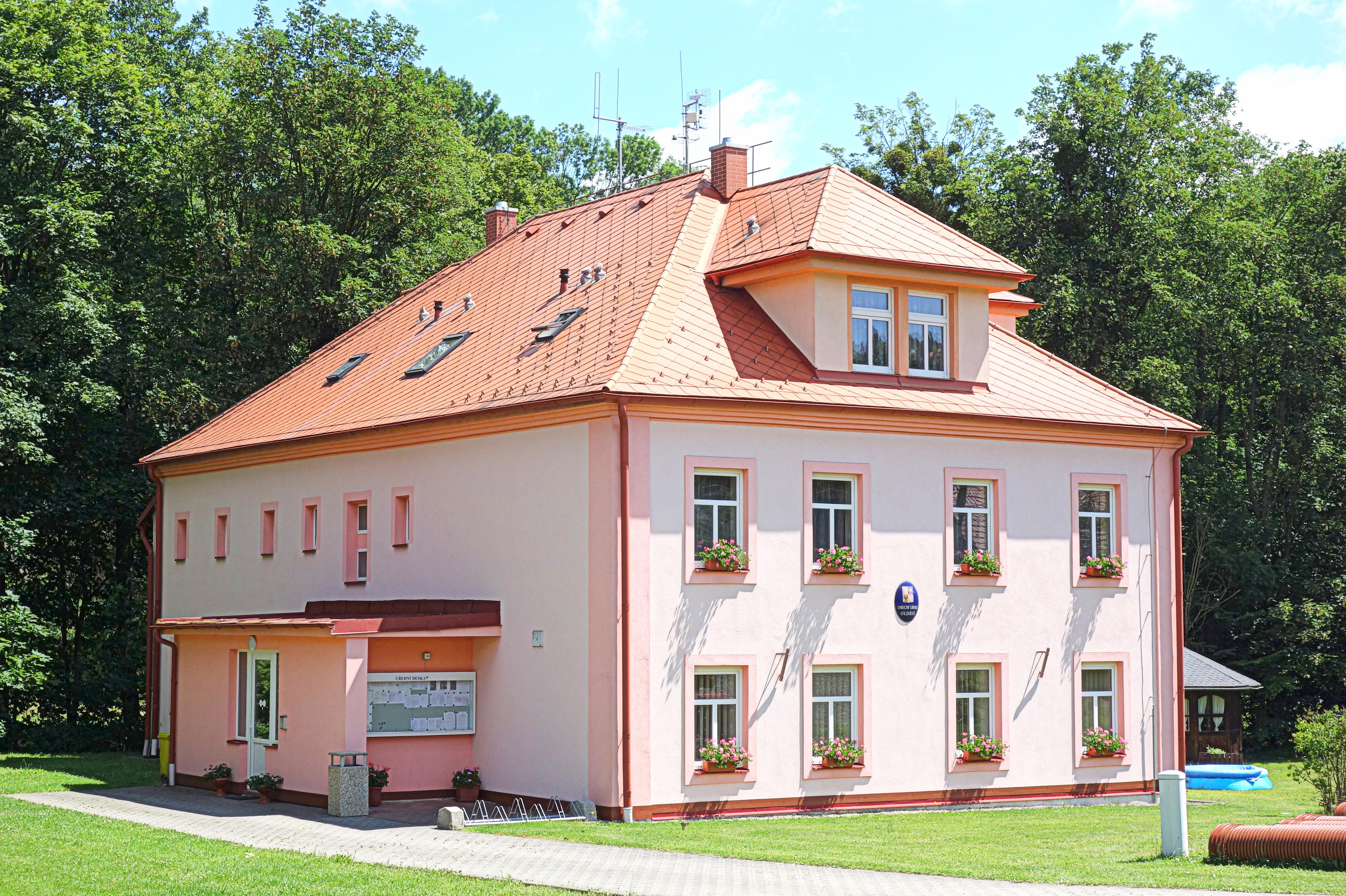 Oldřiš - obecní úřad foto 2