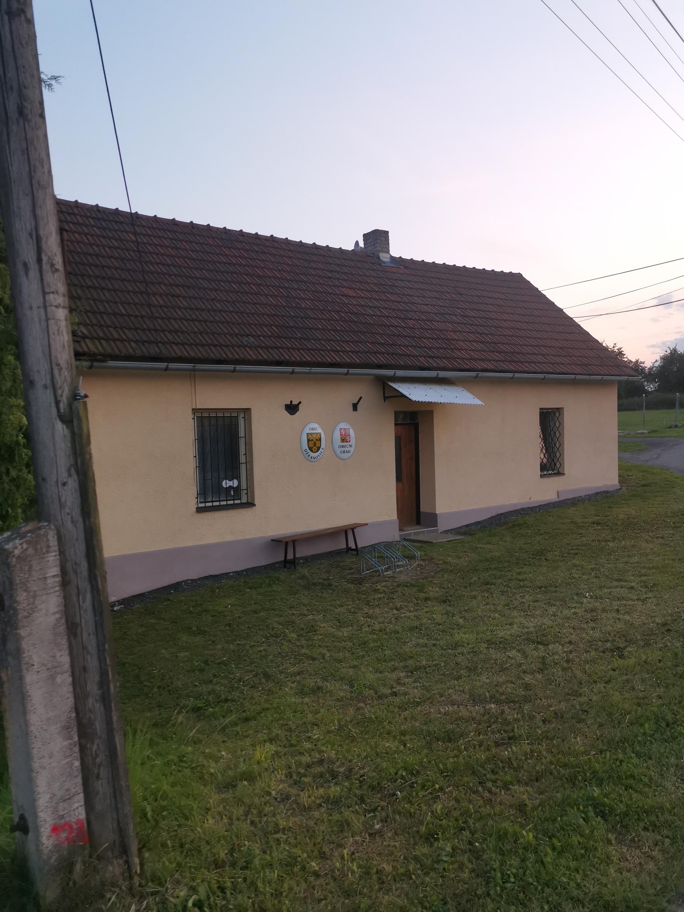 Děkanovice - obecní úřad foto 2