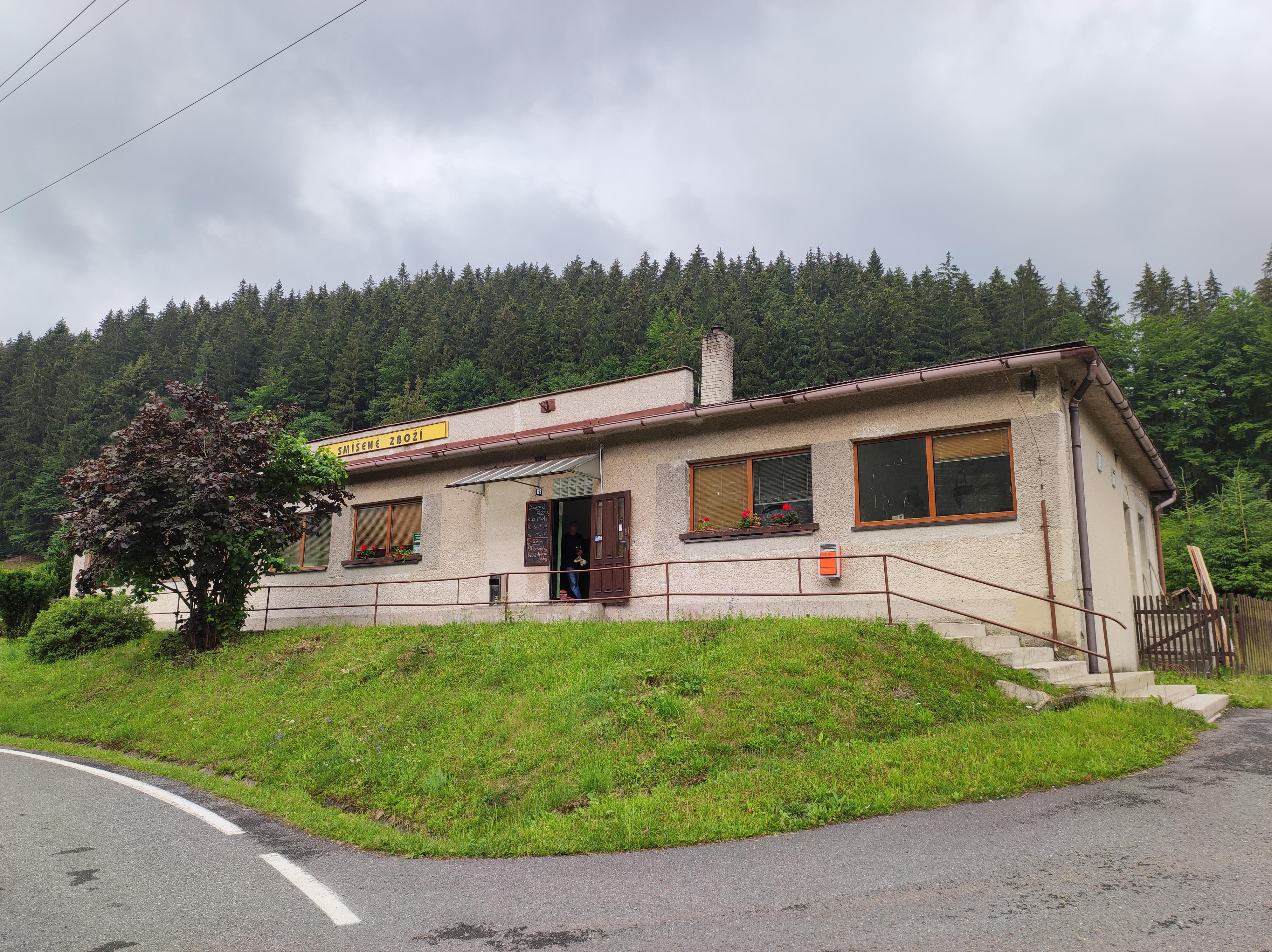 HRUŠKA - Helena Turoňová foto 1