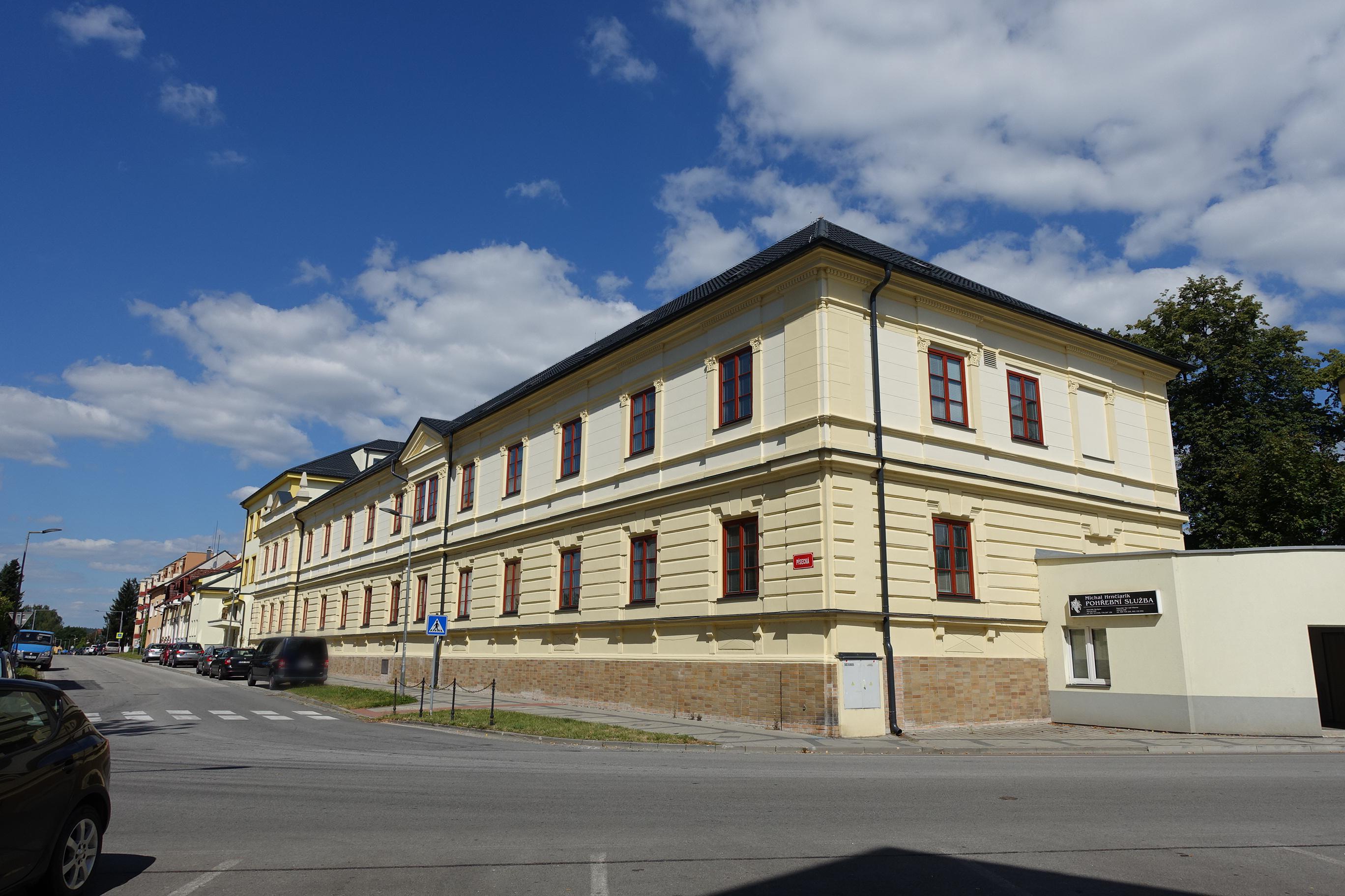 Střední uměleckoprůmyslová škola, Bechyně foto 4