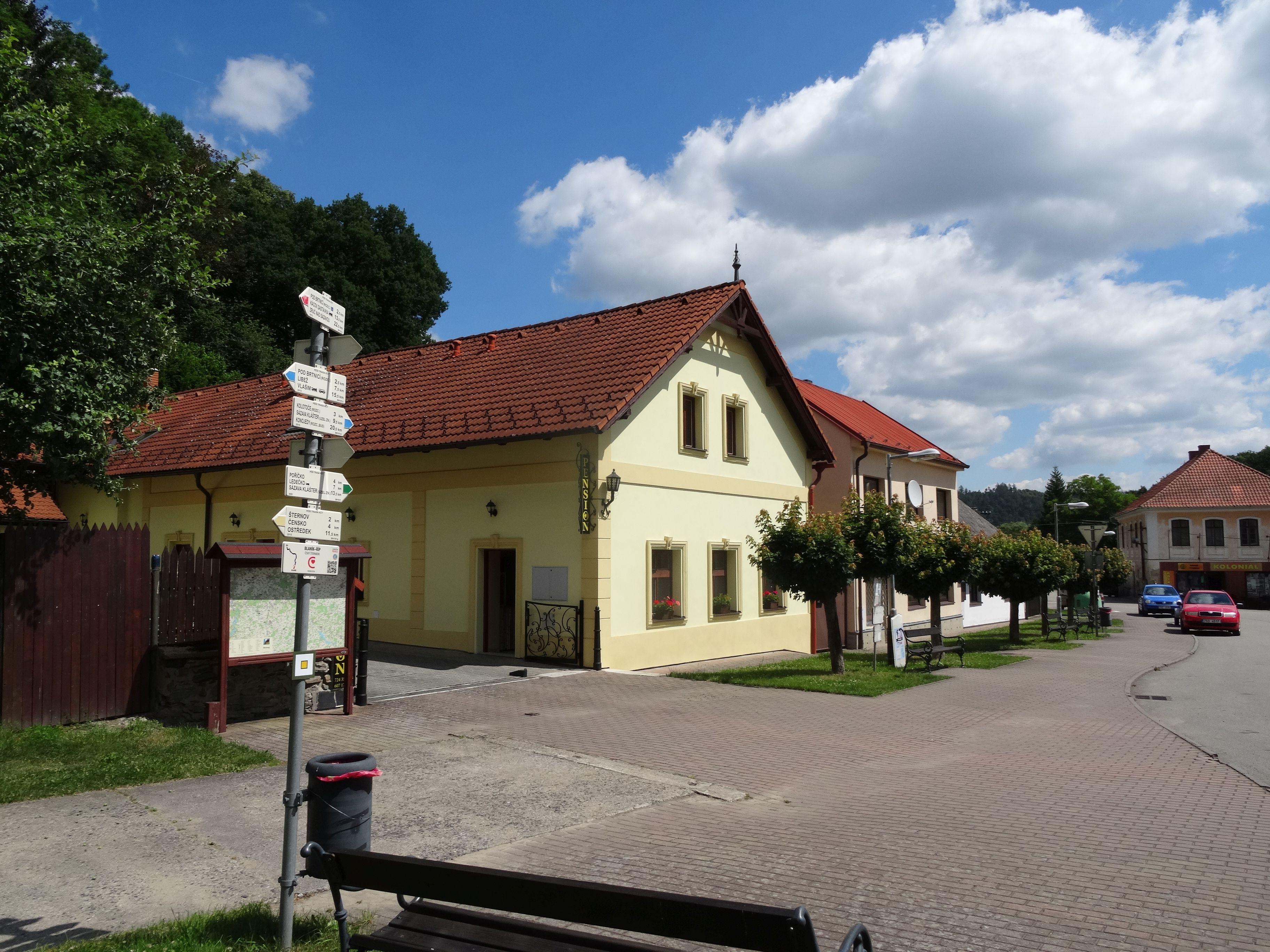 Smíšené zboží  Český Šternberk 45 foto 2