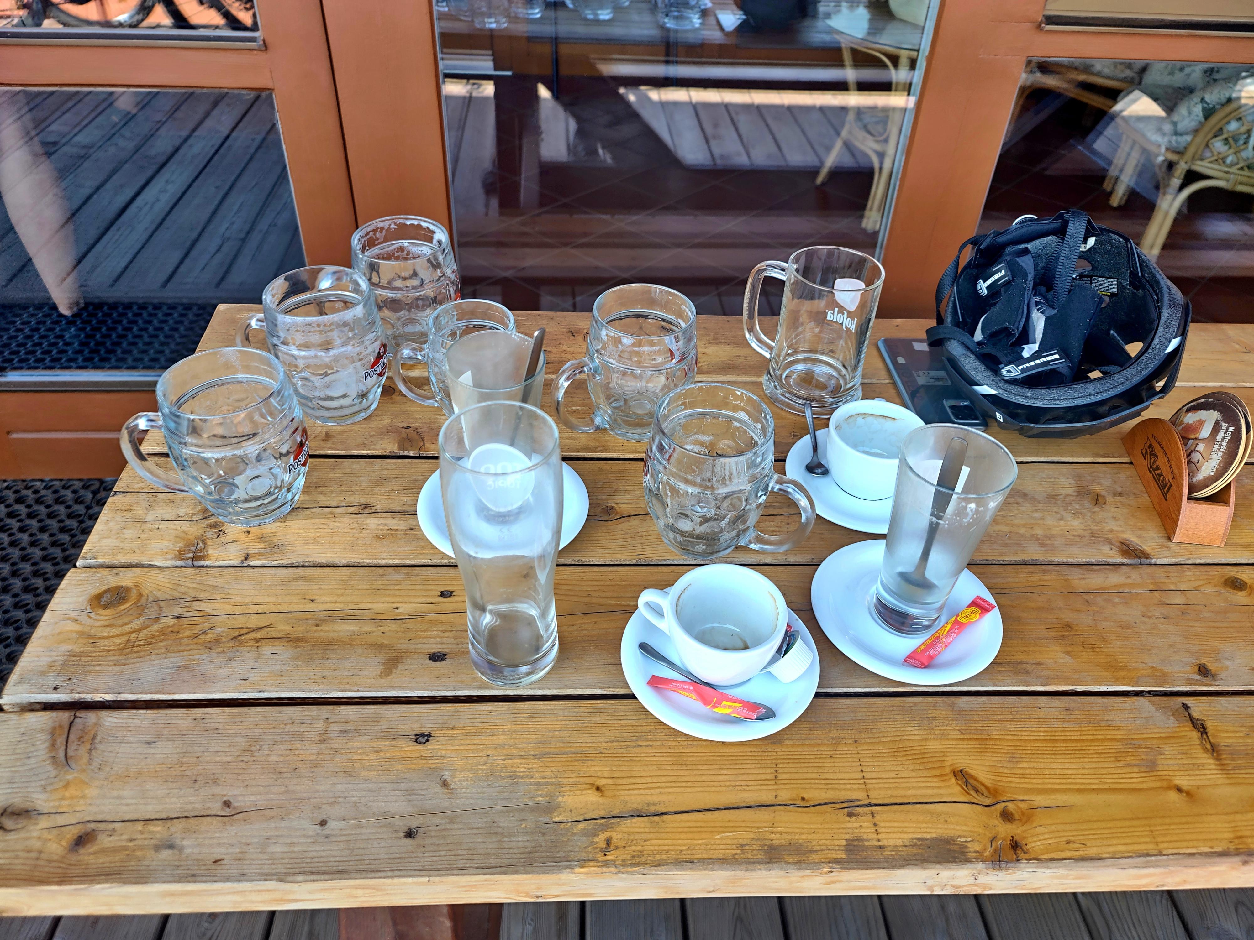 Restaurace u tenisových kurtů foto 2