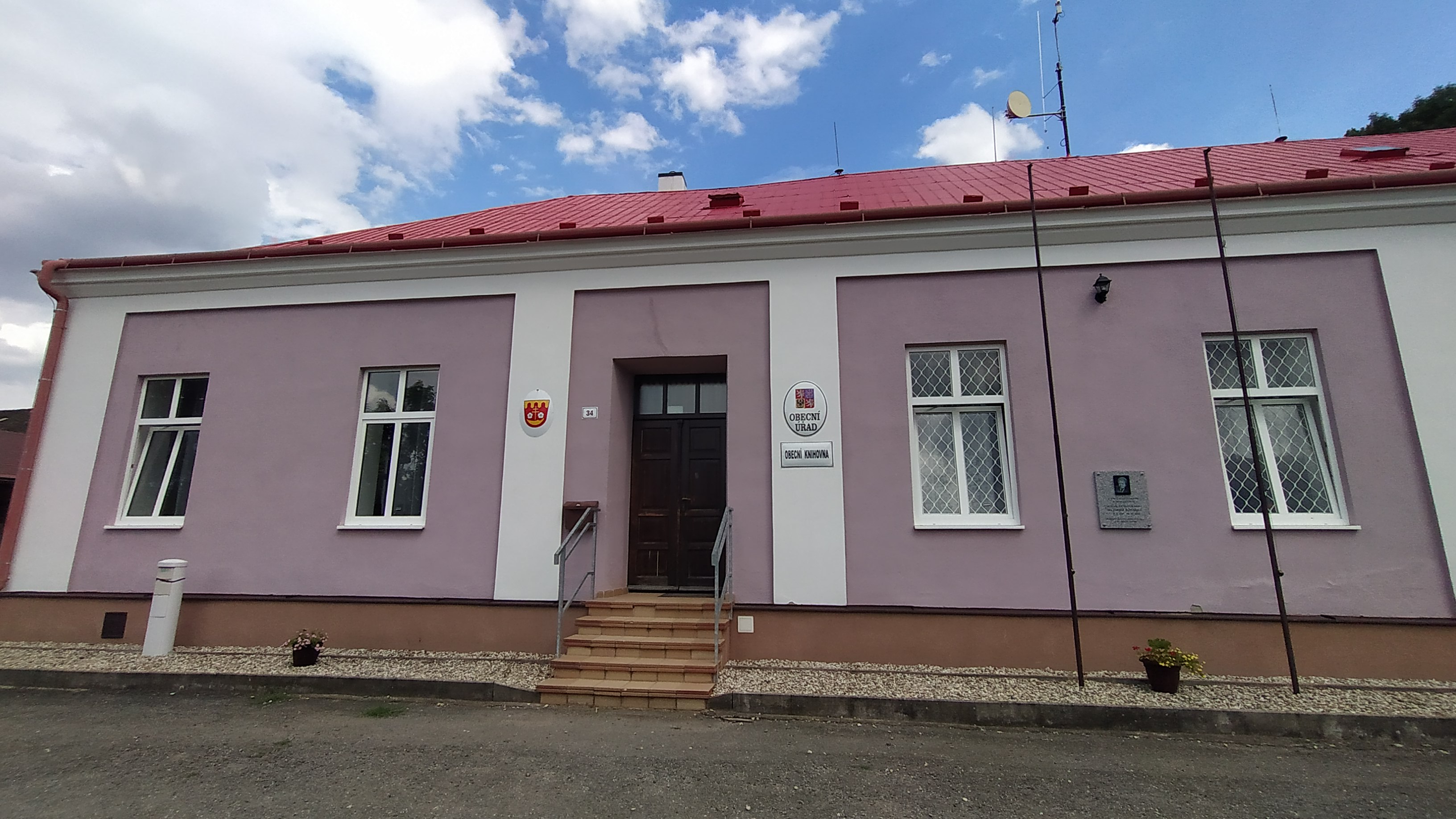 Vrážné - obecní úřad foto 2