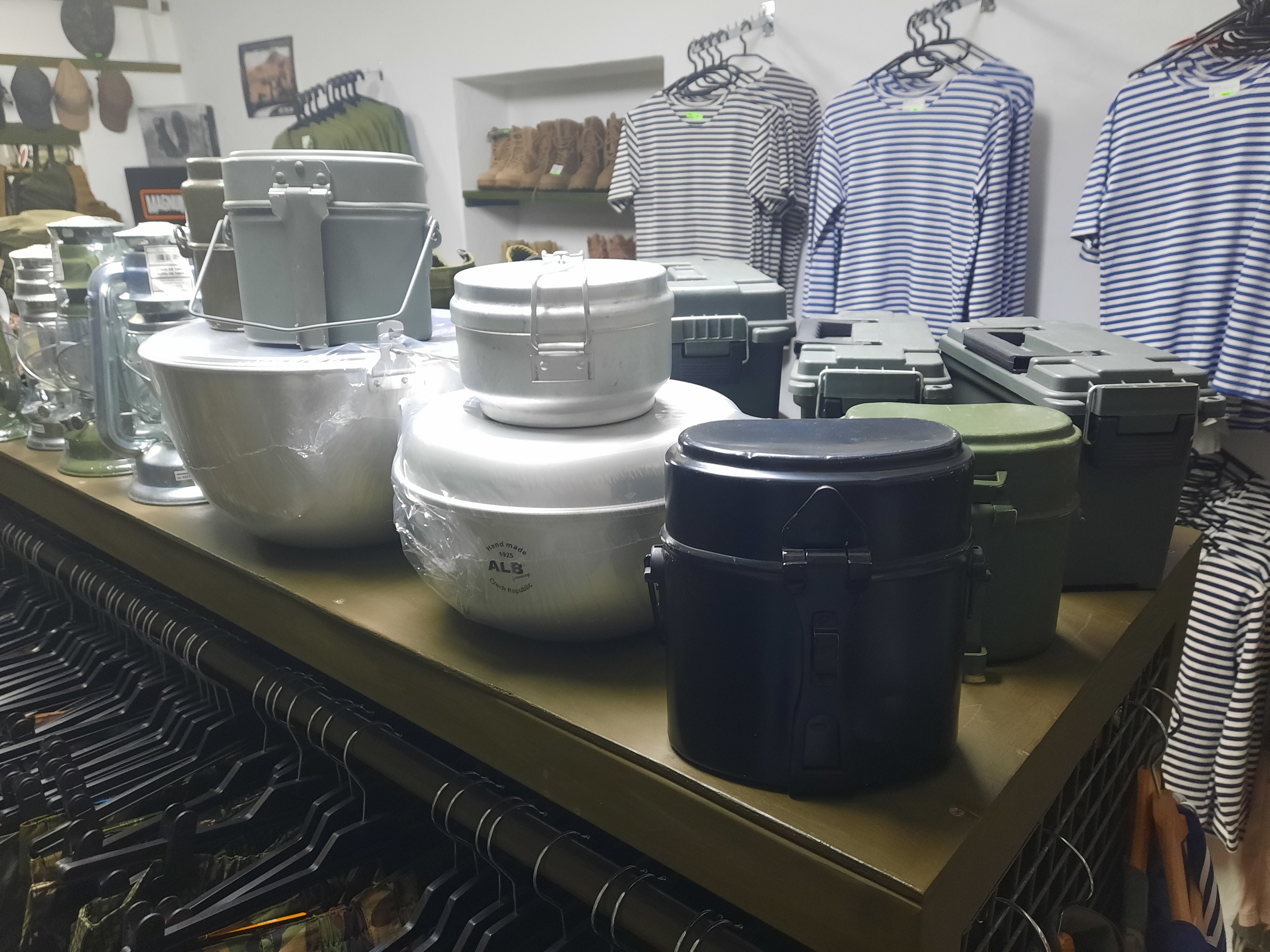 ARMY SHOP 101 foto 2